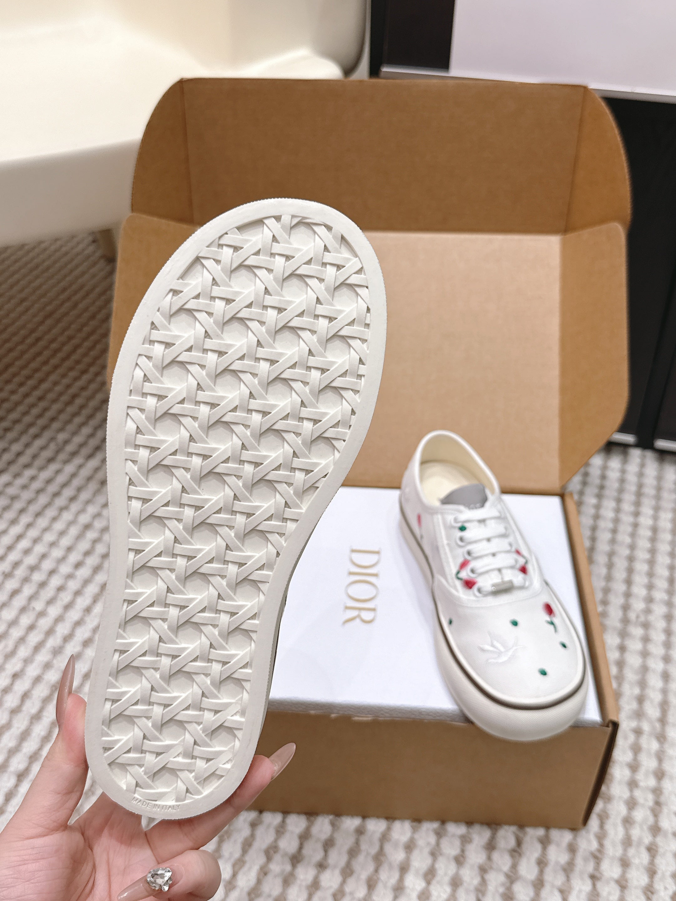 DIOR 26S SALTWIND SNEAKER IN WHITE FABRIC STYLE 1