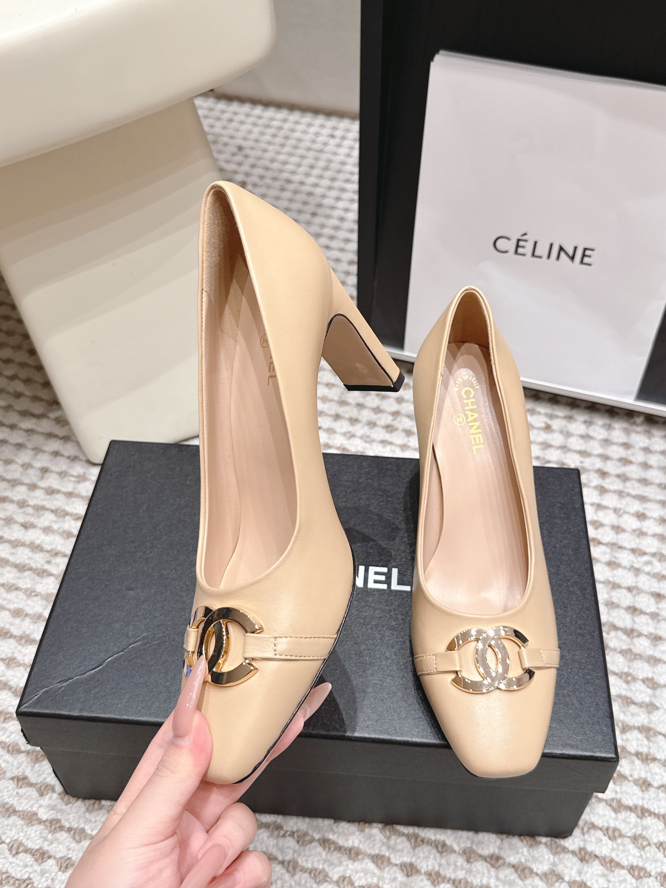 CHANEL 26S HIGH HEELS 95 MM IN BEIGE CALFSKIN WITH GOLD-TONE CC LOGO