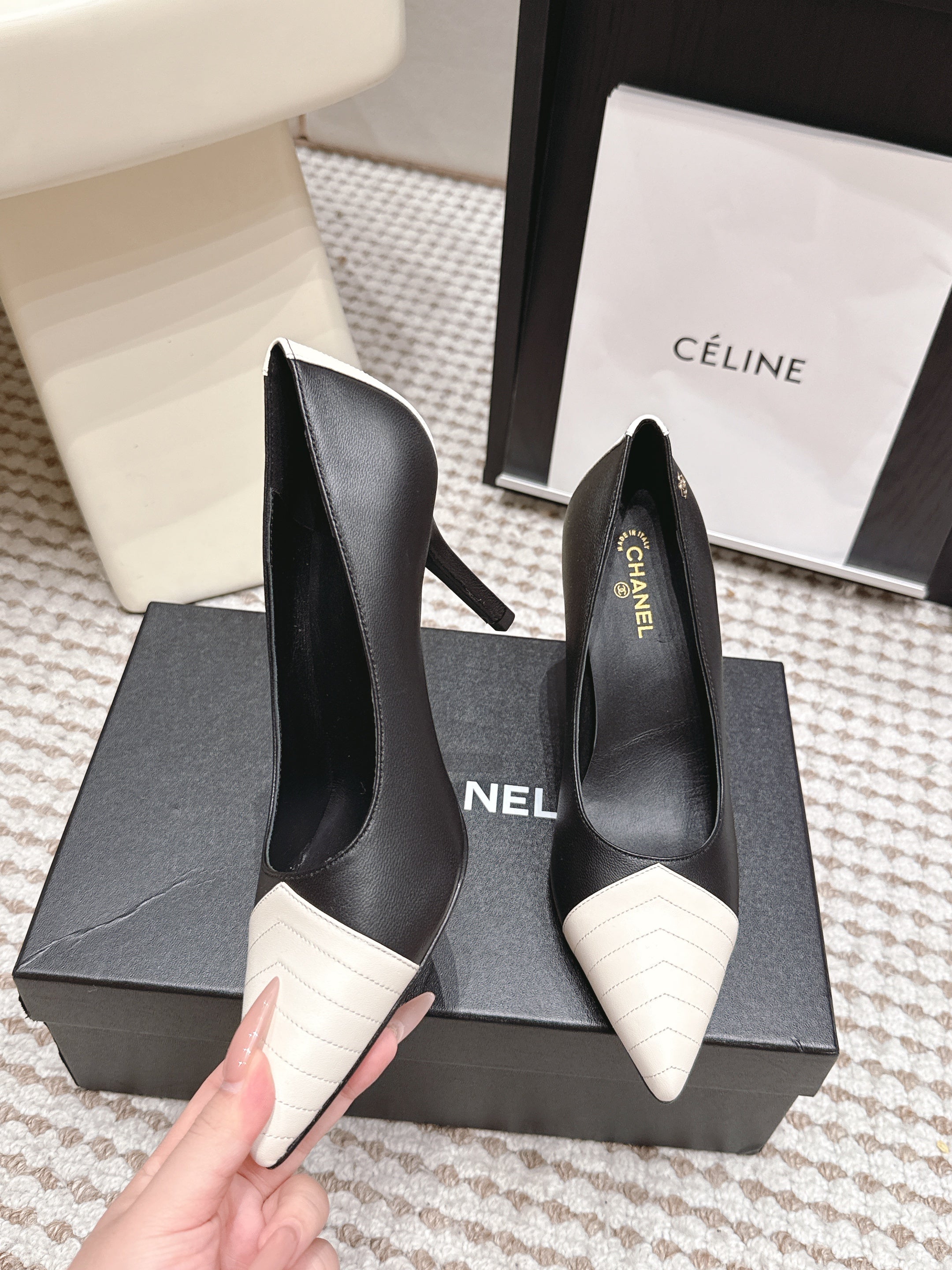 CHANEL 26S HIGH HEELS IN BLACK LAMBSKIN WITH WHITE CHEVRON-QUILTED TOE