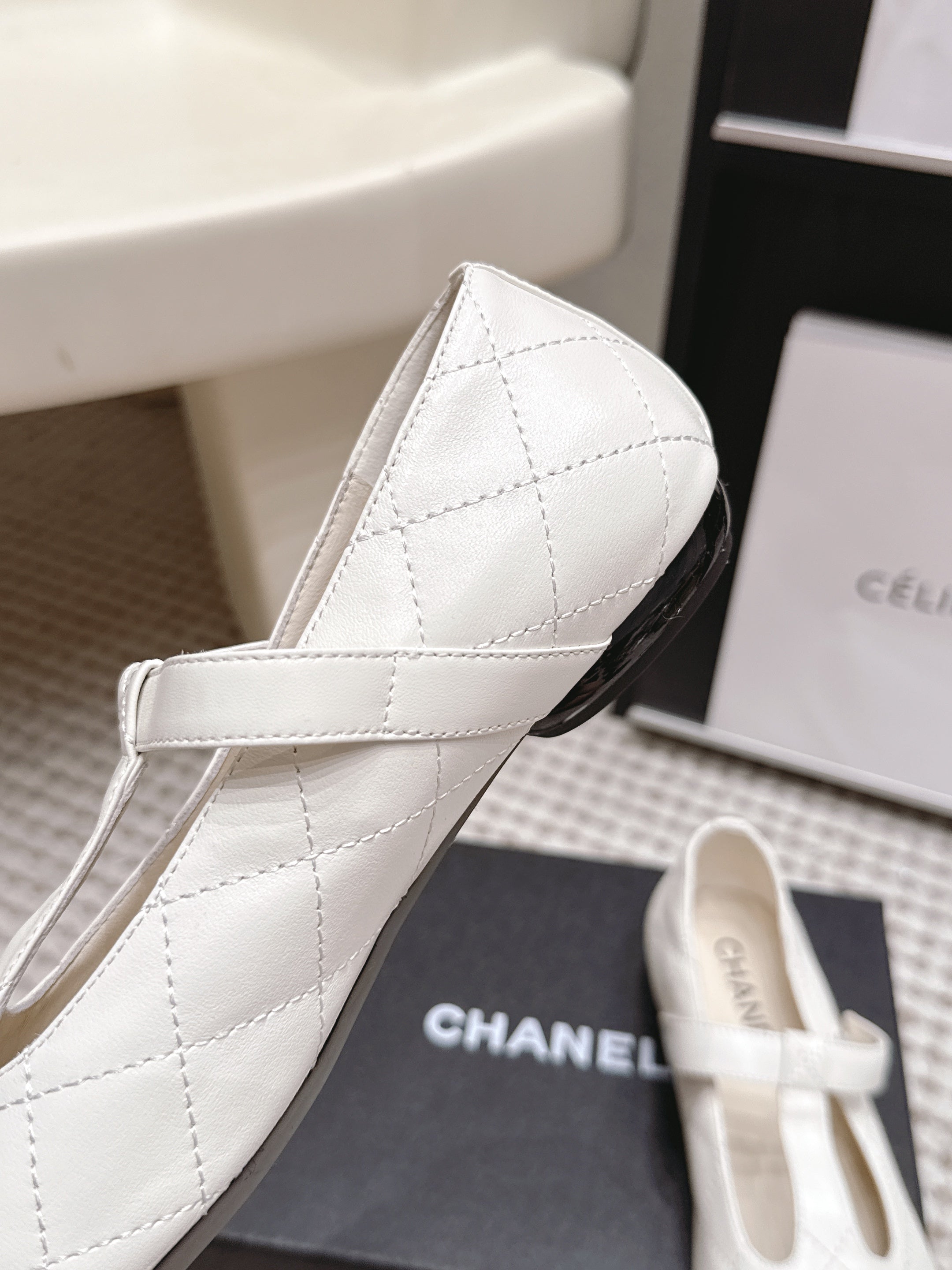CHANEL 26S MARY JANE FLATS IN WHITE LAMBSKIN WITH CC LOGO
