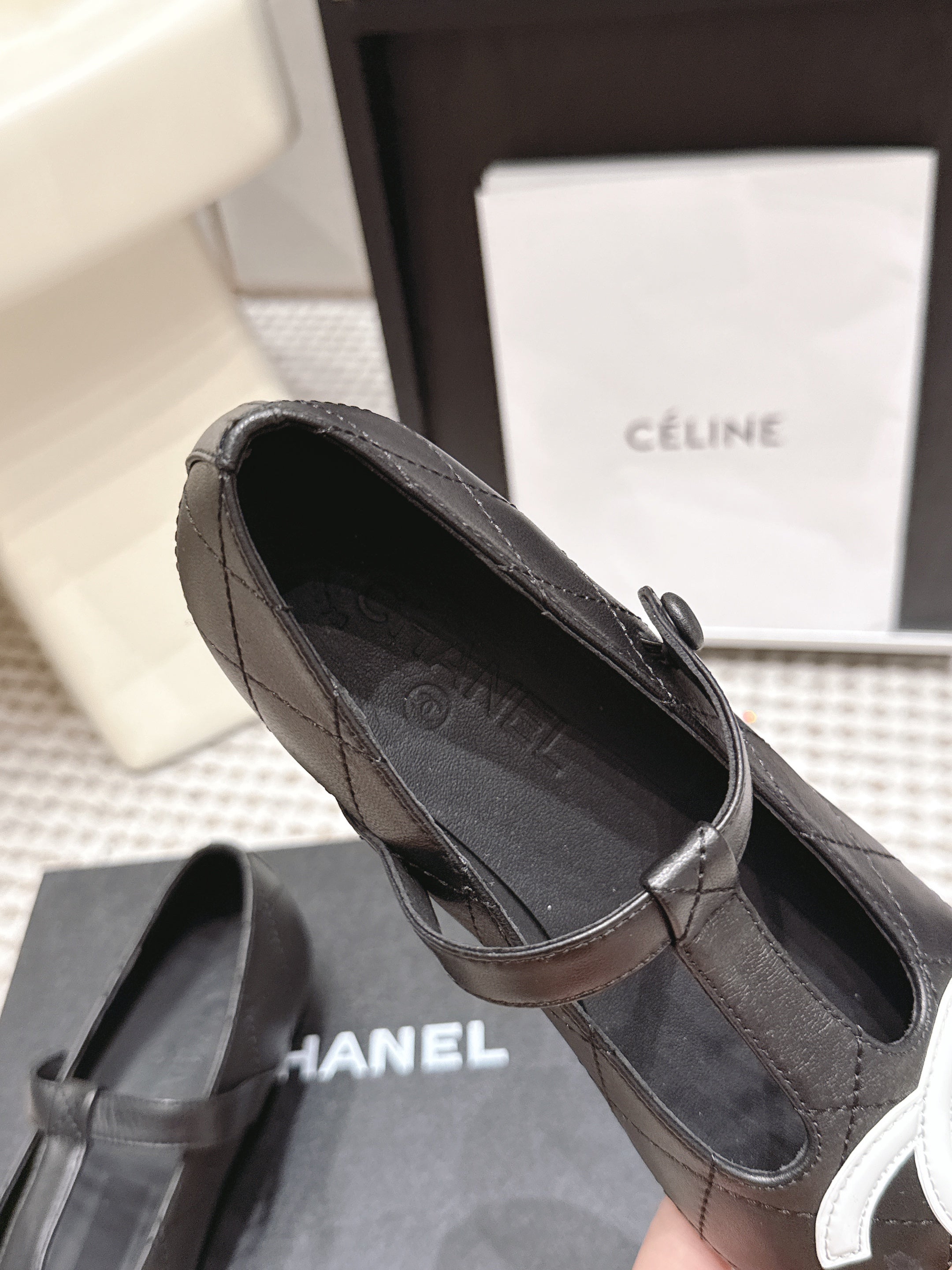 CHANEL 26S MARY JANE FLATS IN BLACK LAMBSKIN WITH WHITE CC LOGO