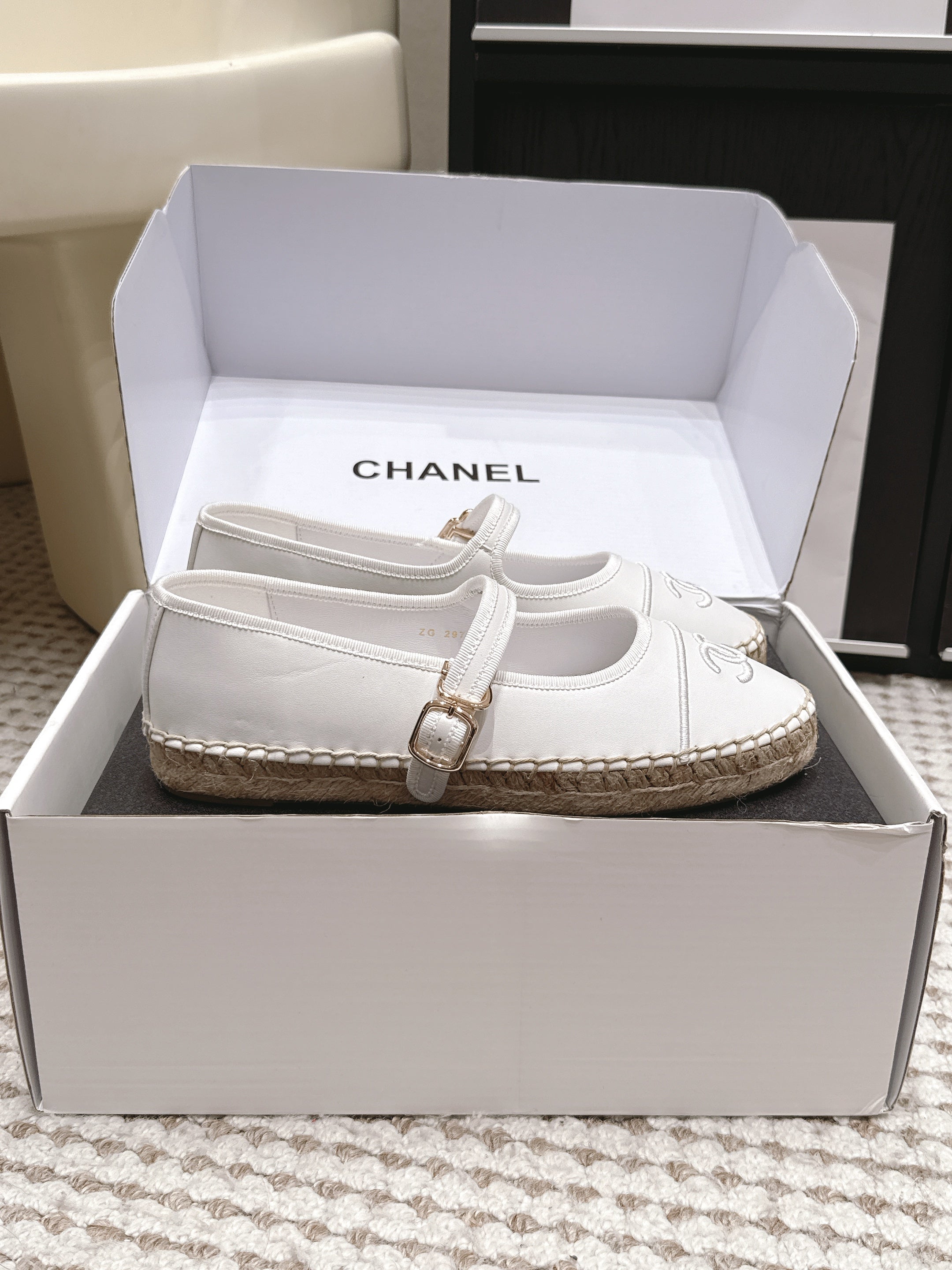 CHANEL 26S MARY JANE FLATS IN WHITE LAMBSKIN ESPADRILLE SOLE