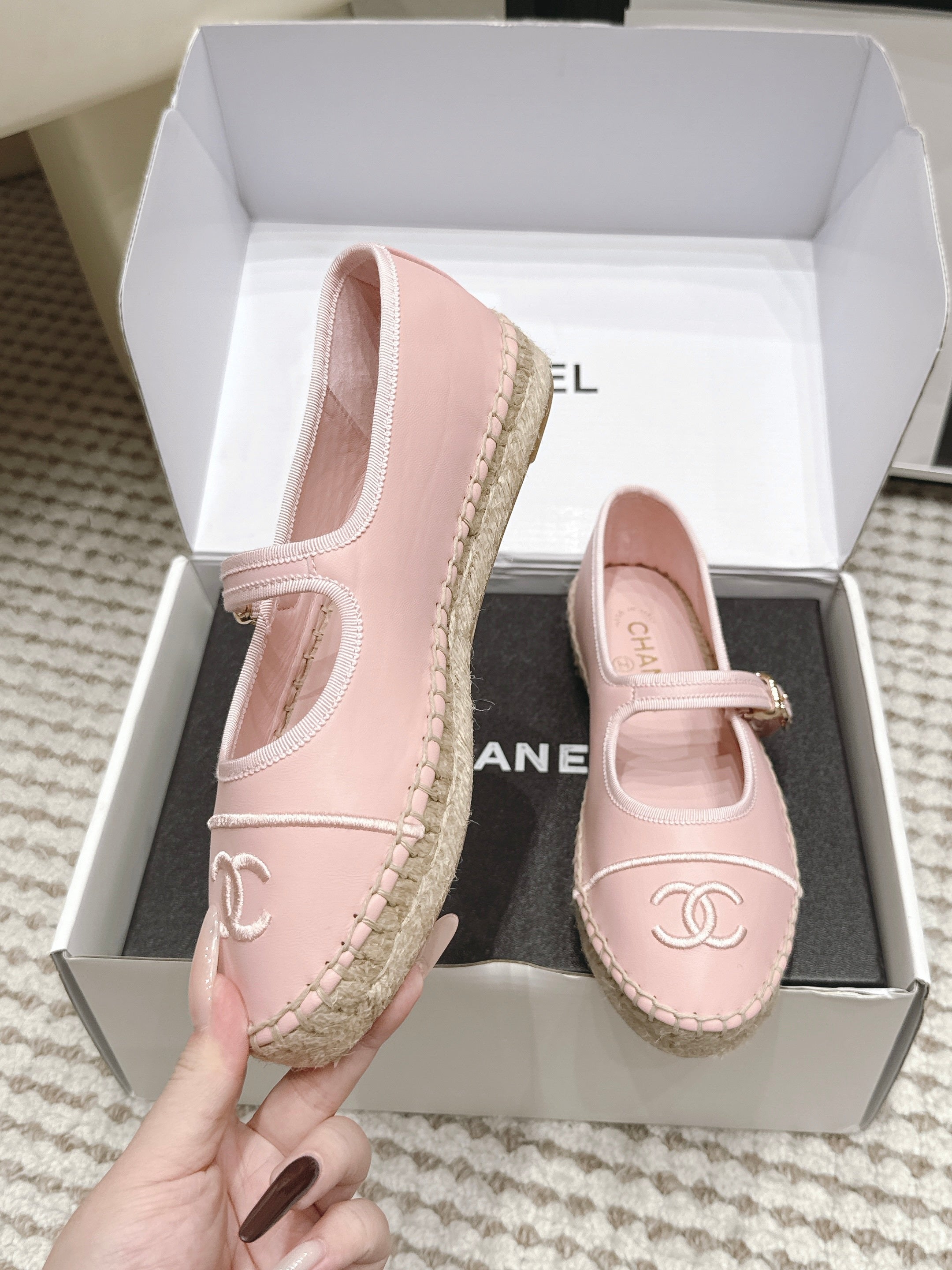 CHANEL 26S MARY JANE FLATS IN LIGHT PINK LAMBSKIN ESPADRILLE SOLE