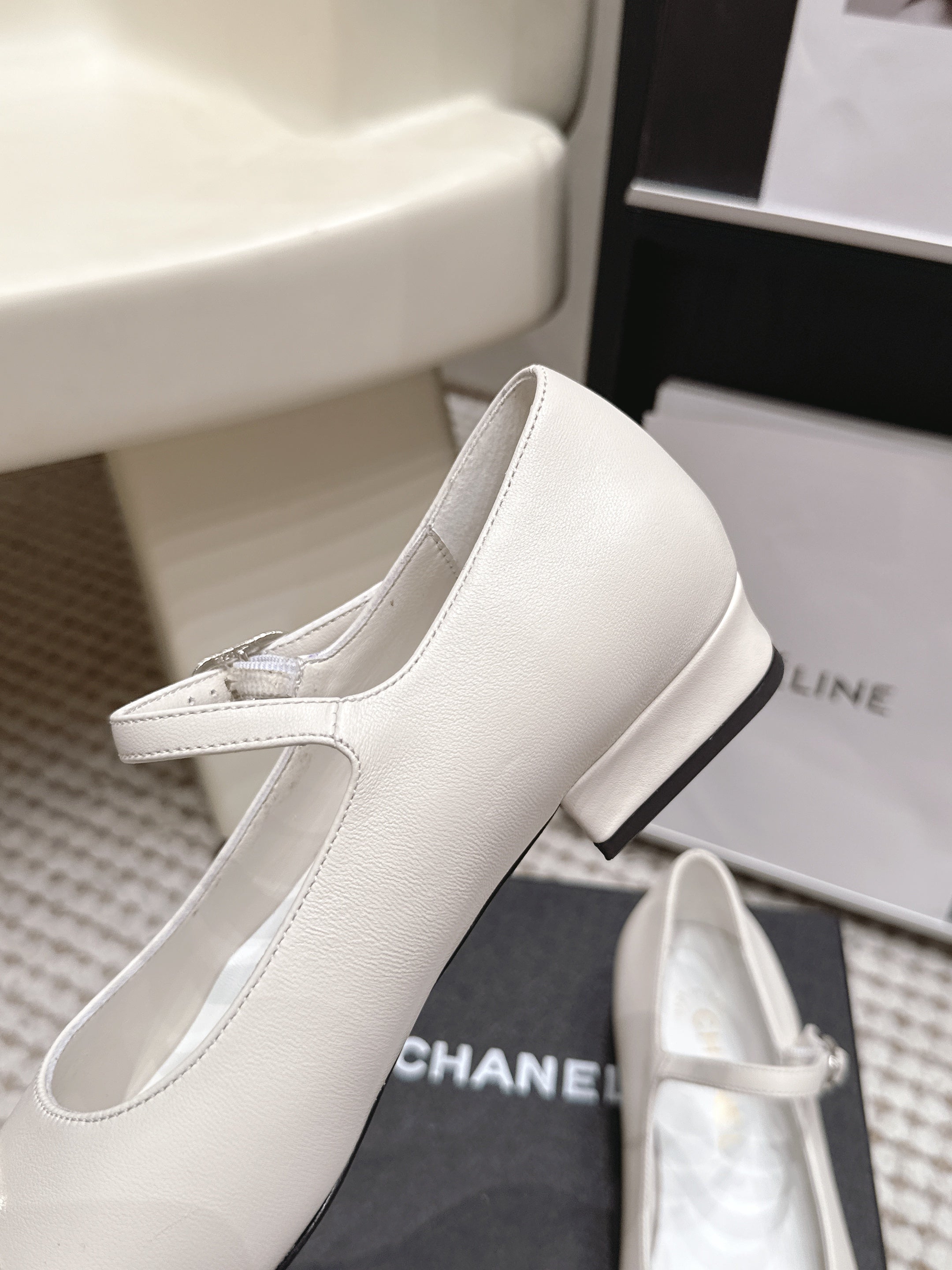 CHANEL 26S SQUARE TOE MARY JANE FLATS IN OFF WHITE CALFSKIN