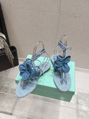 AQUAZZURA 26S FLORAL THONG SANDALS IN PASTEL BLUE WOVEN RAFFIA AND FABRIC