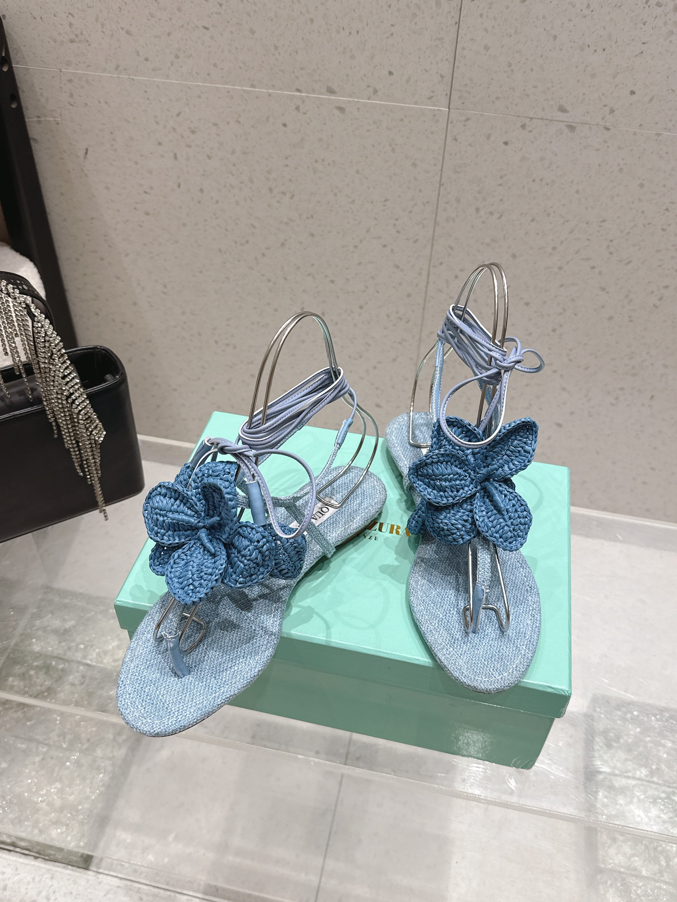 AQUAZZURA 26S FLORAL THONG SANDALS IN PASTEL BLUE WOVEN RAFFIA AND FABRIC