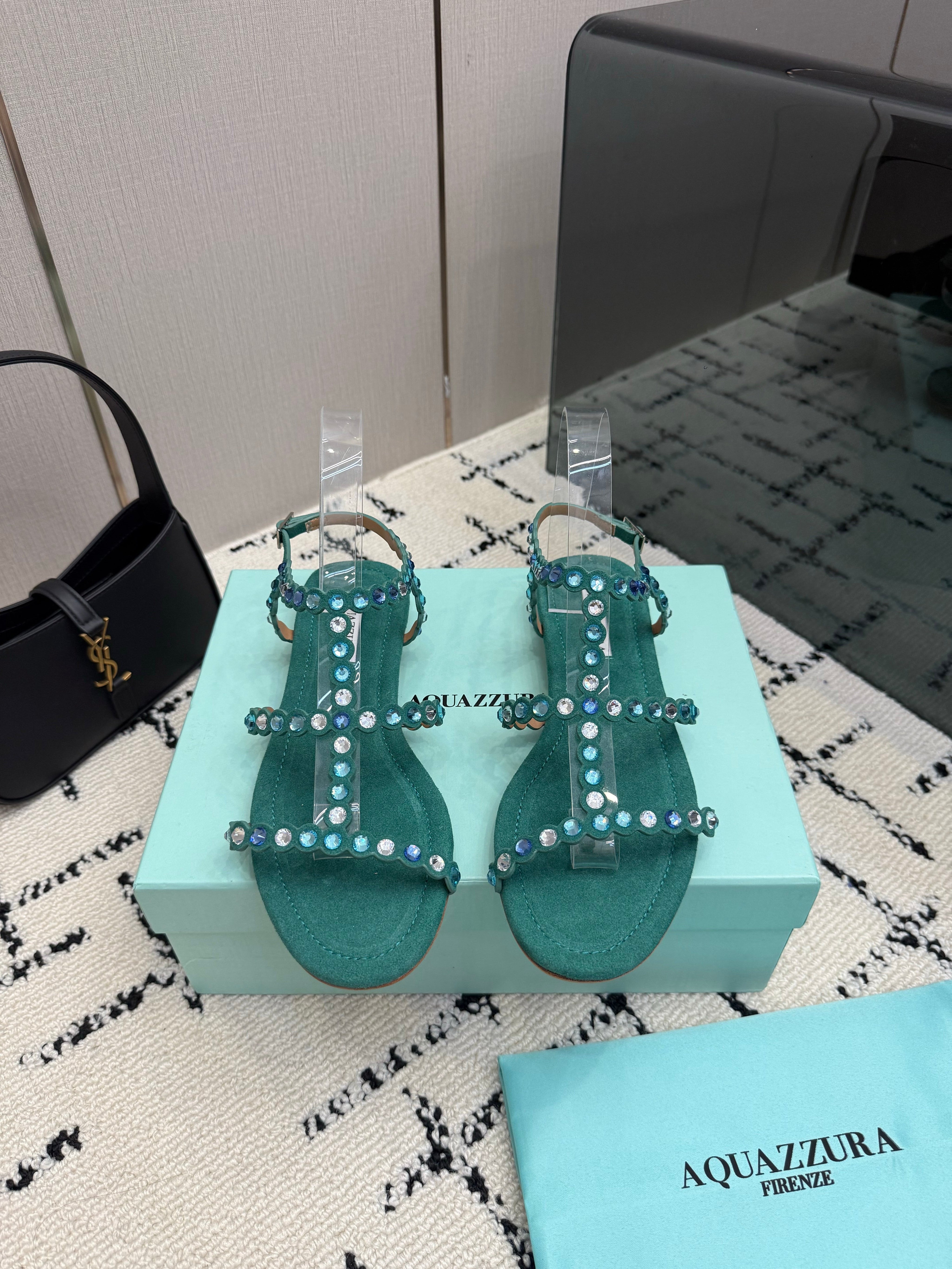 AQUAZZURA 26S FLAT SANDALS IN EMERALD GREEN SUEDE CRYSTAL-EMBELLISHED