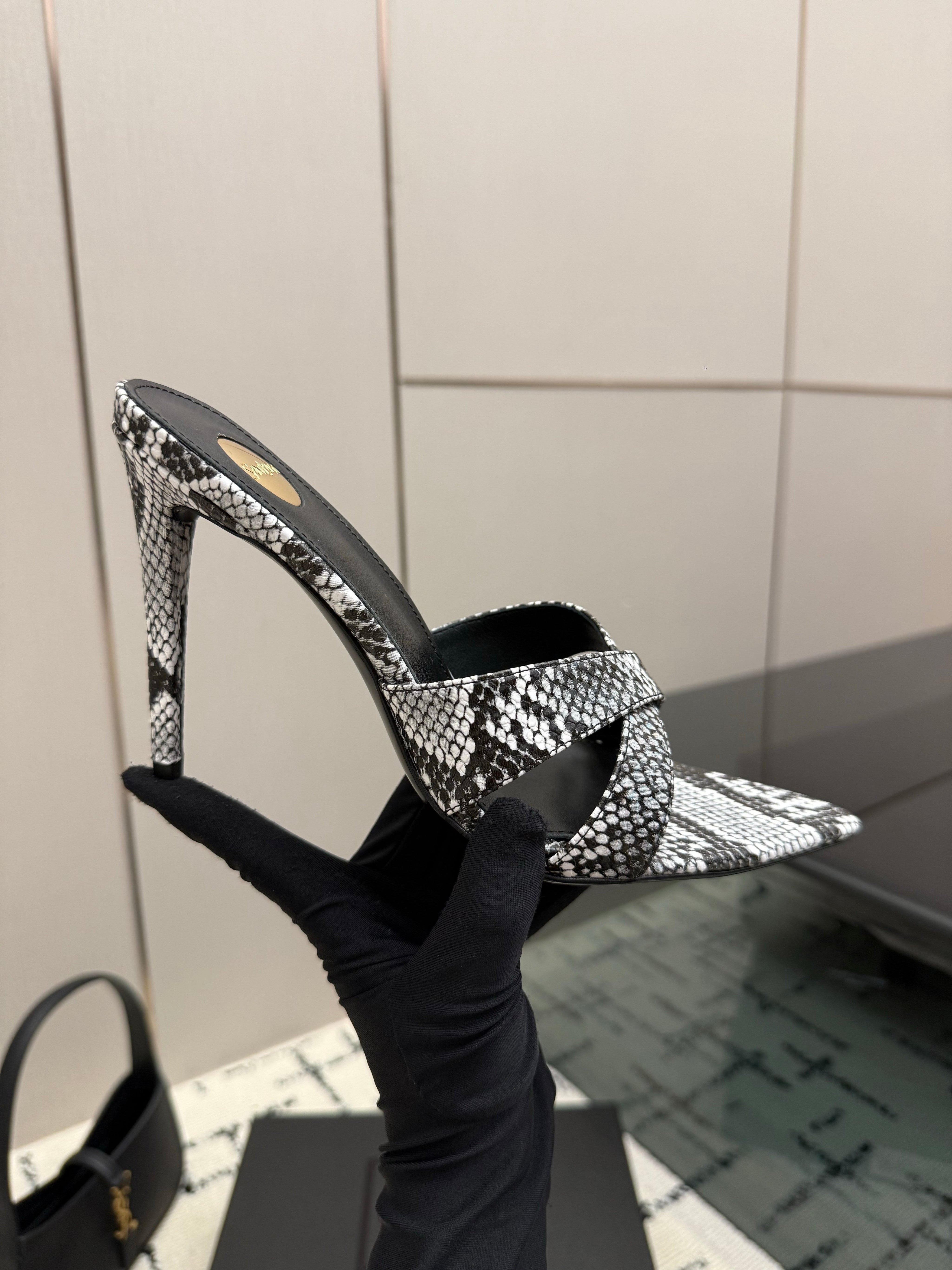 YSL 26S HIGH HEEL 100 MM IN GREY SNAKE PRINT SNAKESKIN