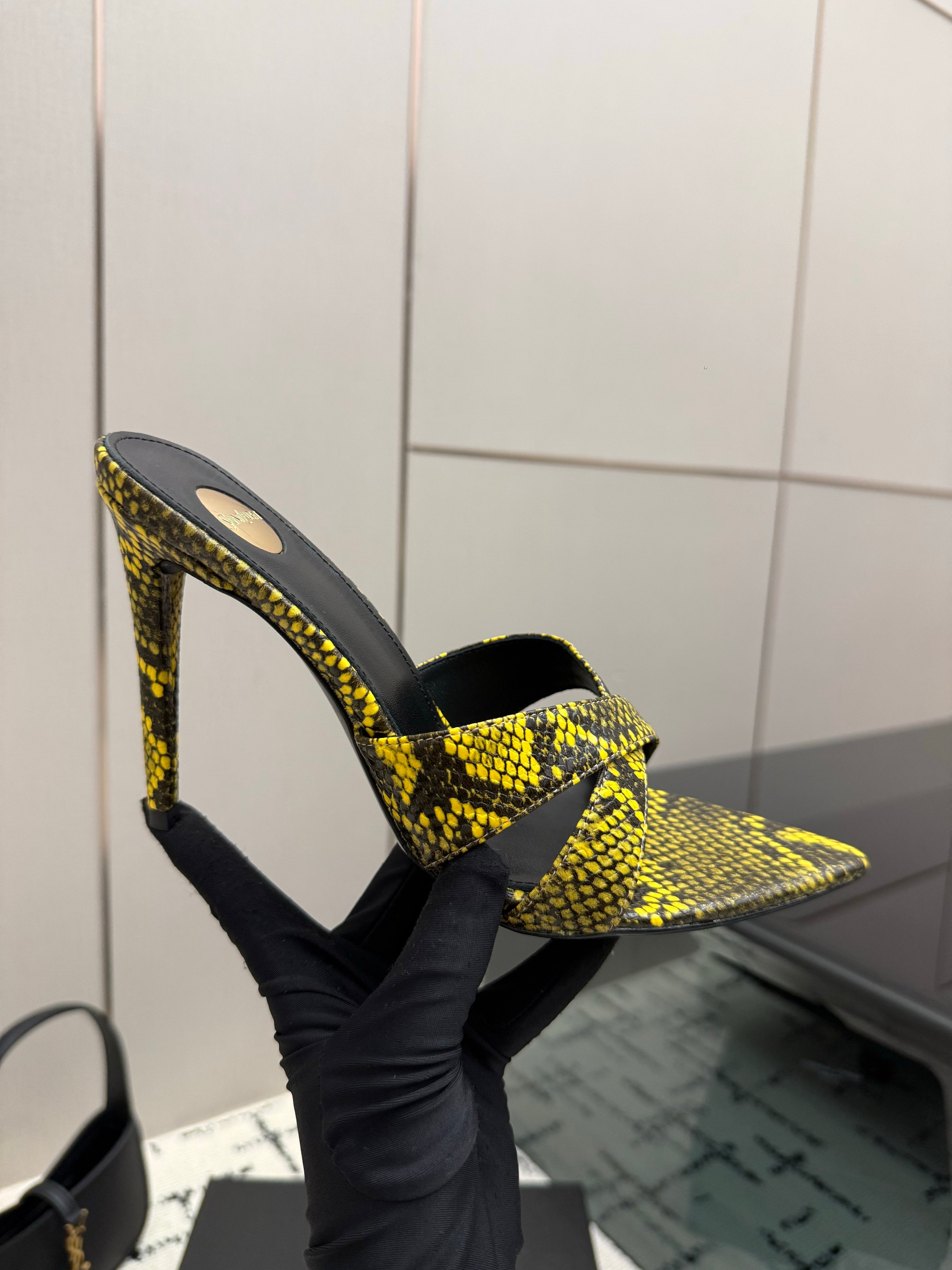 YSL 26S HIGH HEEL 100 MM IN YELLOW SNAKE PRINT SNAKESKIN