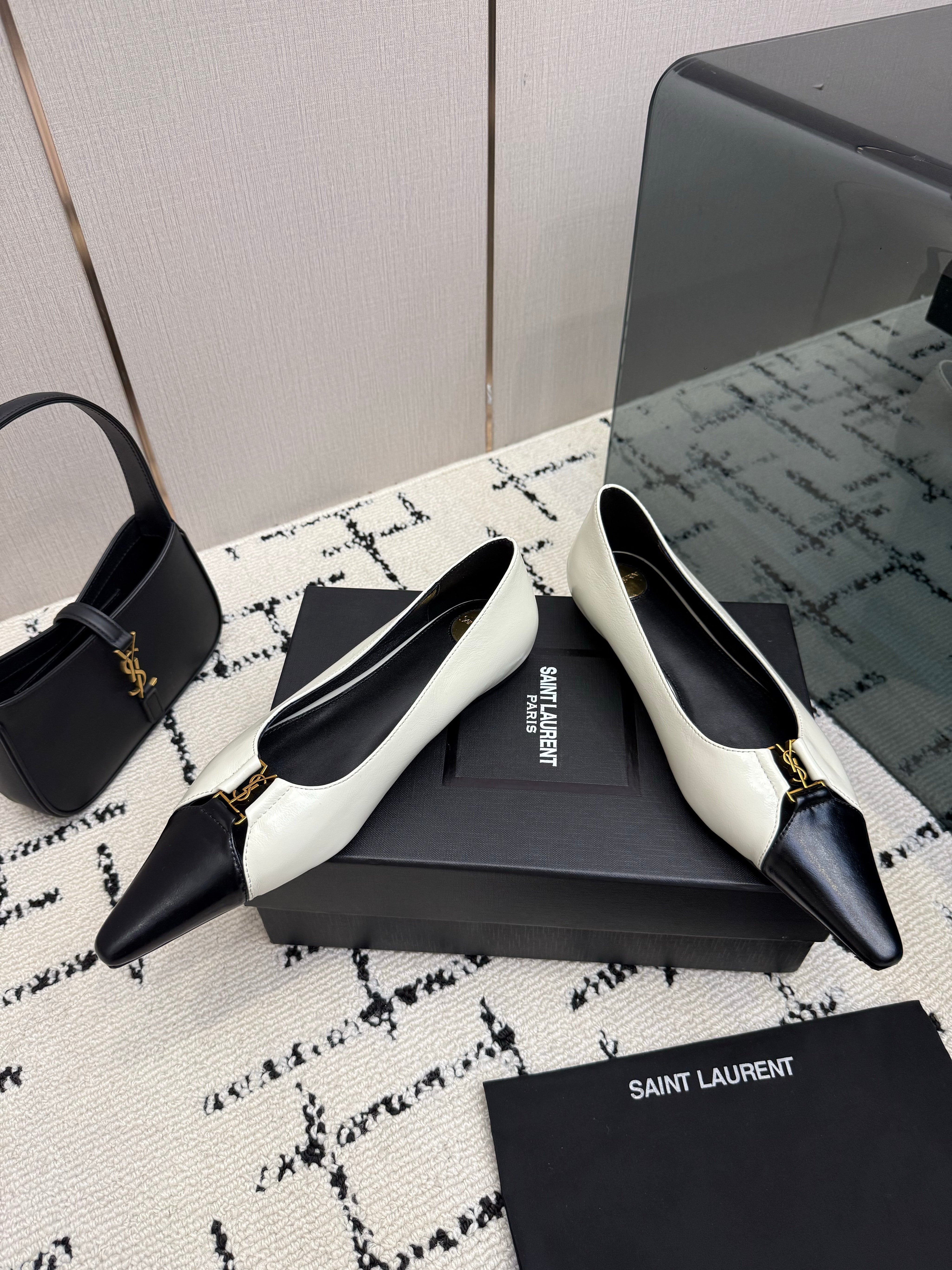 YSL 26S POINTED TOE FLATS IN IVORY CALFSKIN PATENT WITH YSL LOGO HARDWARE
