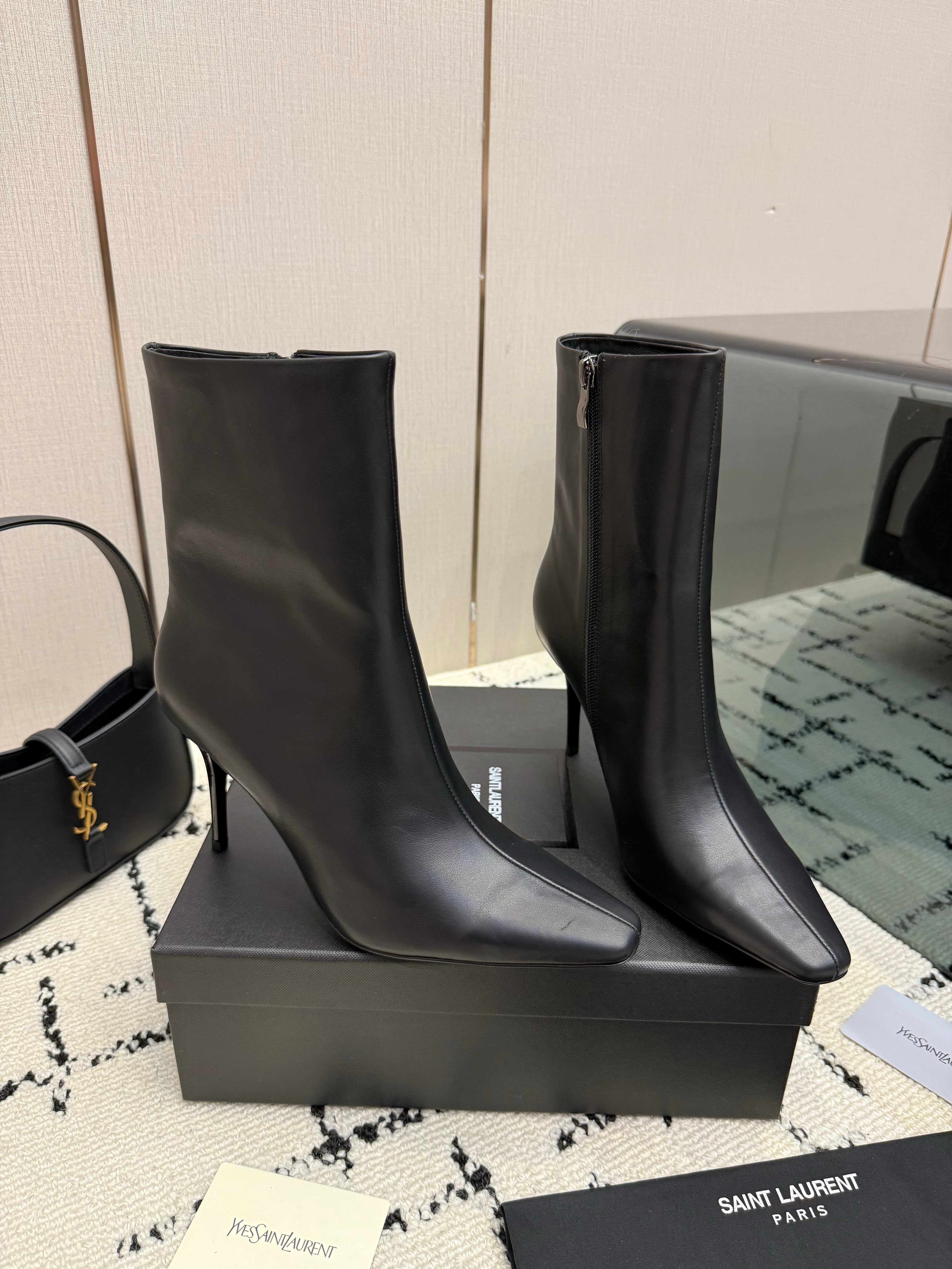YSL 26S ANKLE BOOTS 100 MM IN BLACK CALFSKIN