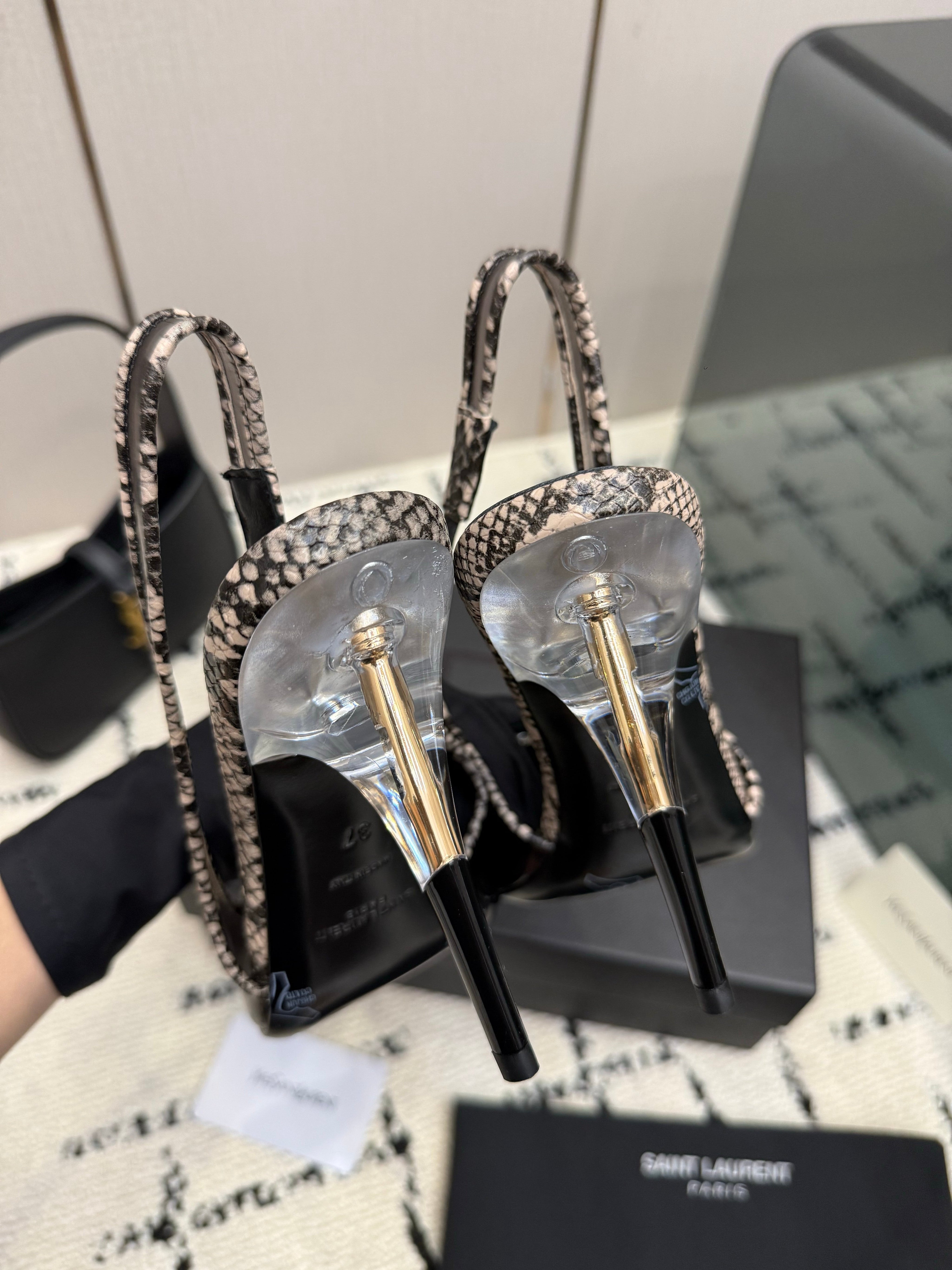 YSL 26S POINTED TOE SLINGBACK PUMPS 100 MM IN BLACK AND BEIGE SNAKE EMBOSSED LEATHER