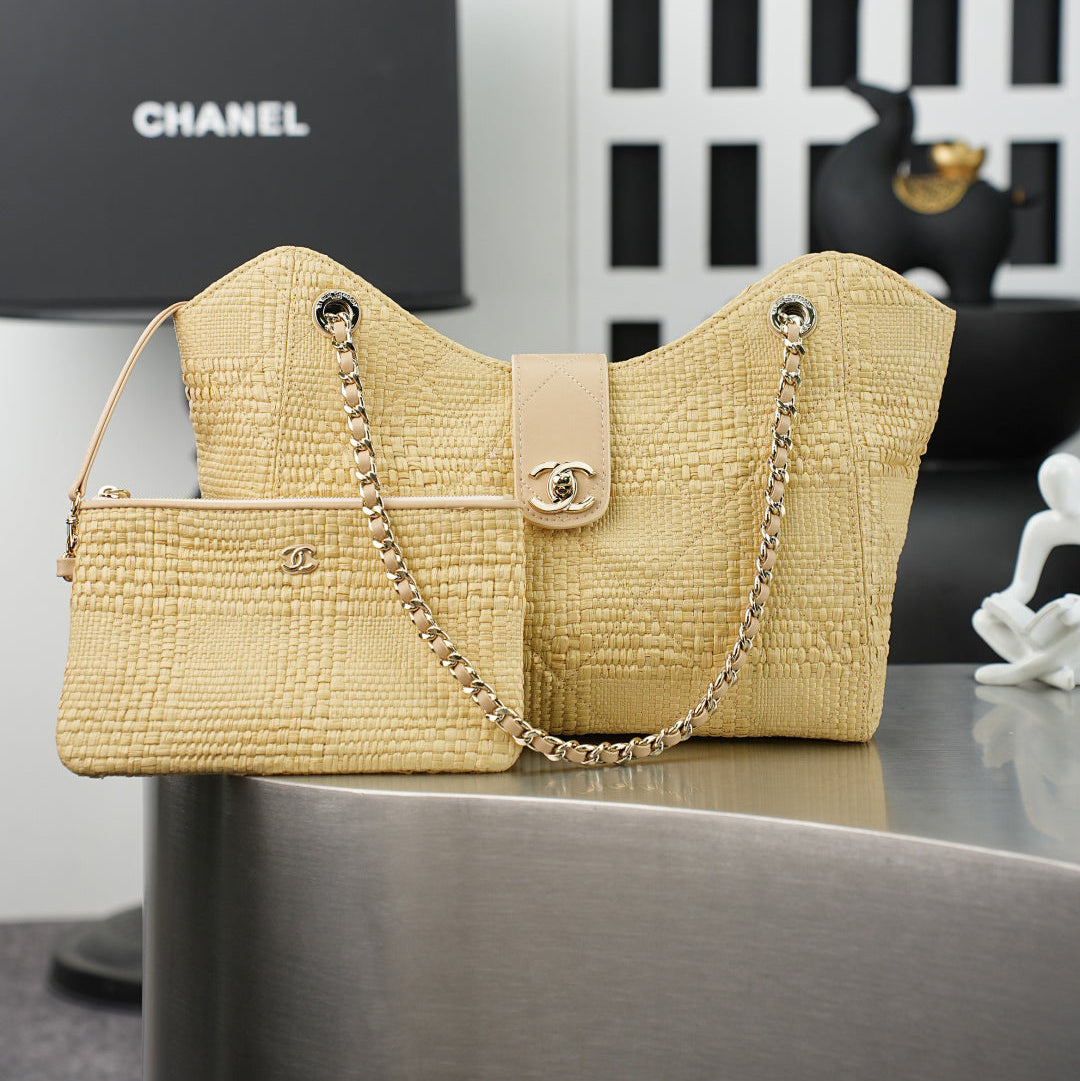 CHANEL 25S SHOULDER BAG 32 IN NATURAL RAFFIA AND CALFSKIN GOLD HARDWARE