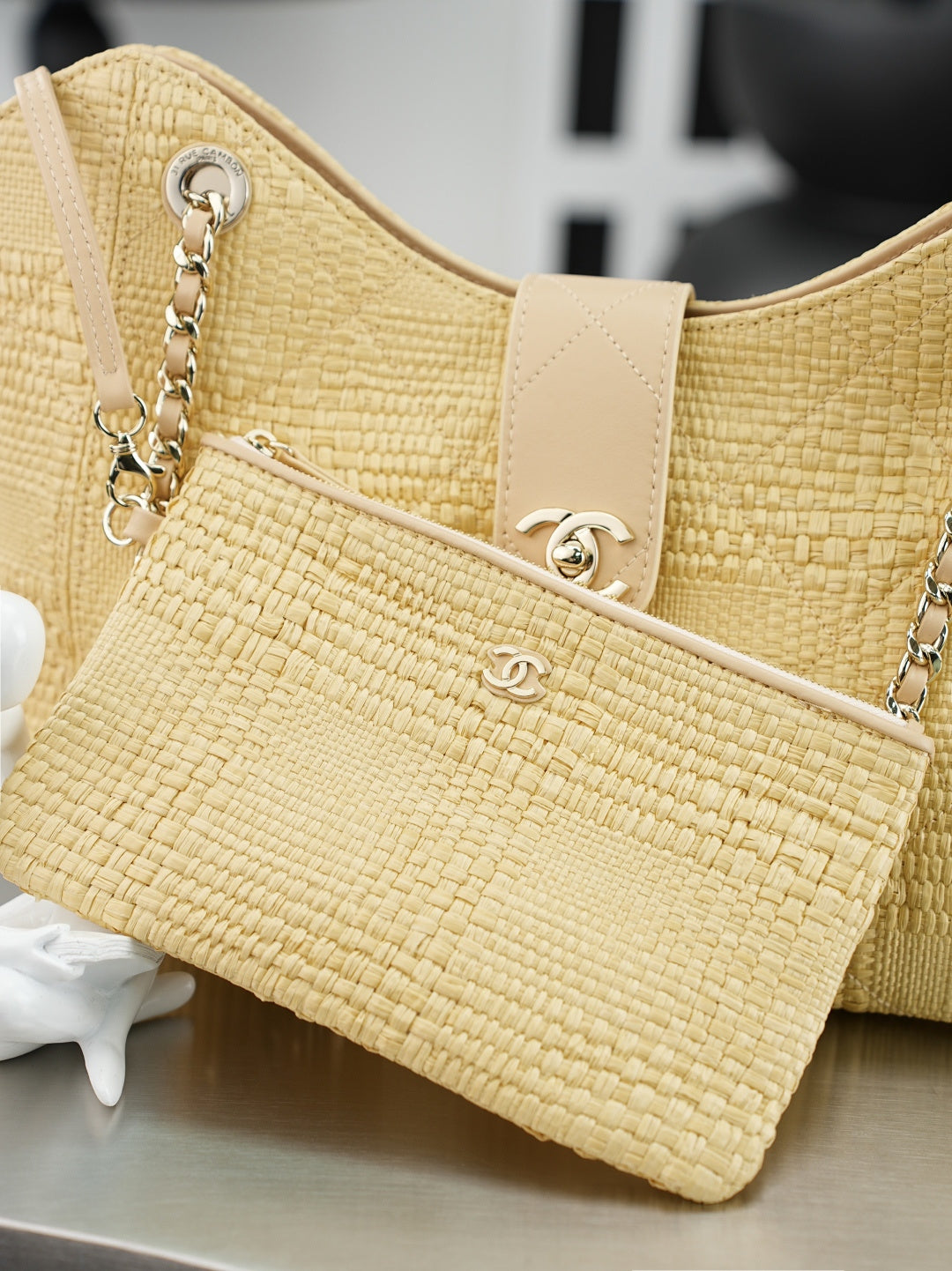 CHANEL 25S SHOULDER BAG 32 IN NATURAL RAFFIA AND CALFSKIN GOLD HARDWARE