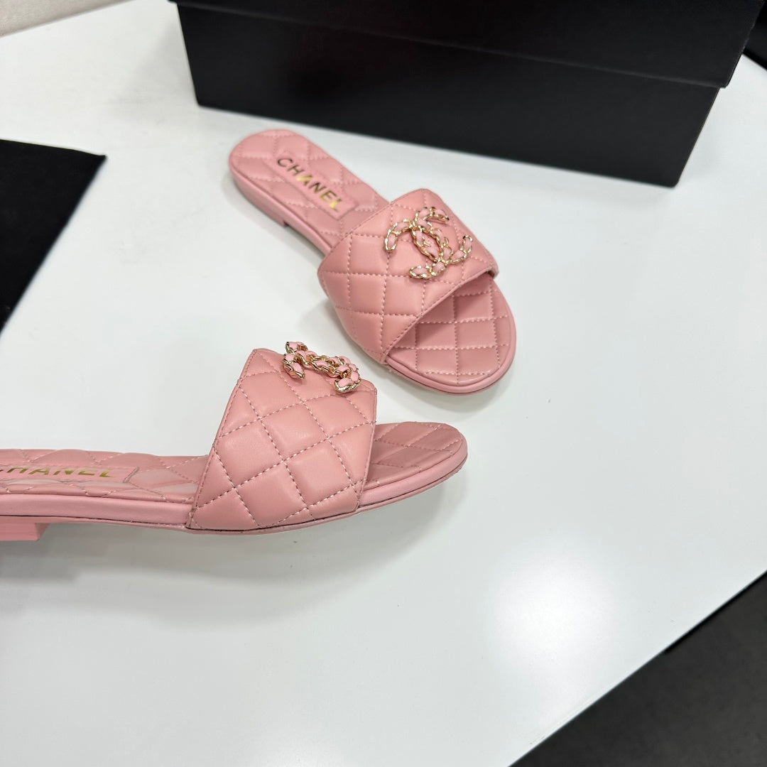 CHANEL 26S SLIDE SANDALS IN PINK QUILTED LEATHER