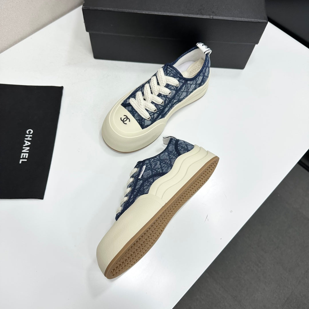 CHANEL 26S CHUNKY SNEAKERS IN NAVY BLUE DIAMOND-PATTERNED WOVEN FABRIC