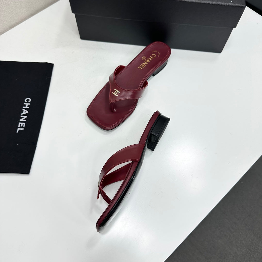 CHANEL 26S THONG SANDALS IN BURGUNDY LAMBSKIN