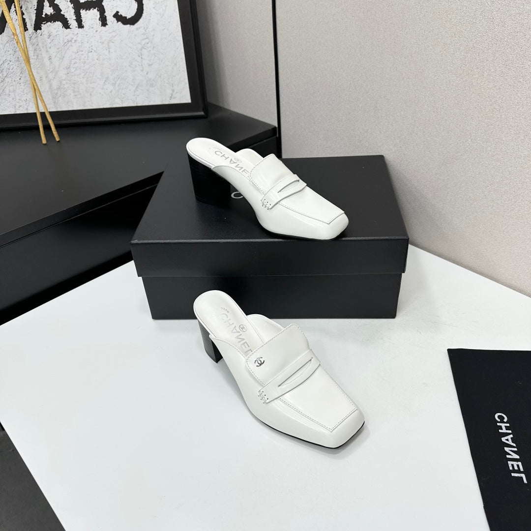 CHANEL 26S MULE PUMPS IN WHITE PATENT CALFSKIN