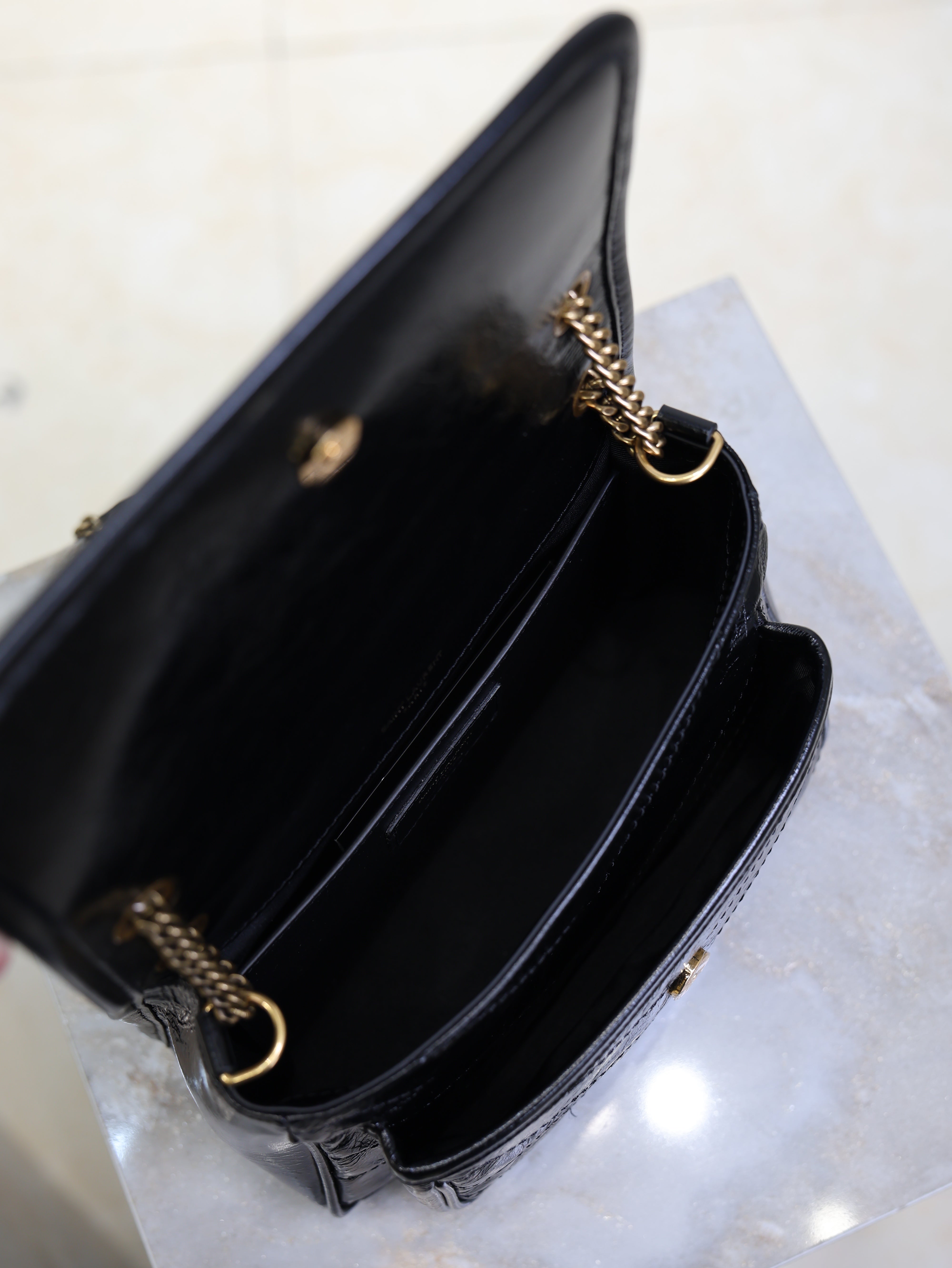 YSL 25S NIKI BAG 22 IN BLACK GLOSSY CALFSKIN GOLD HARDWARE