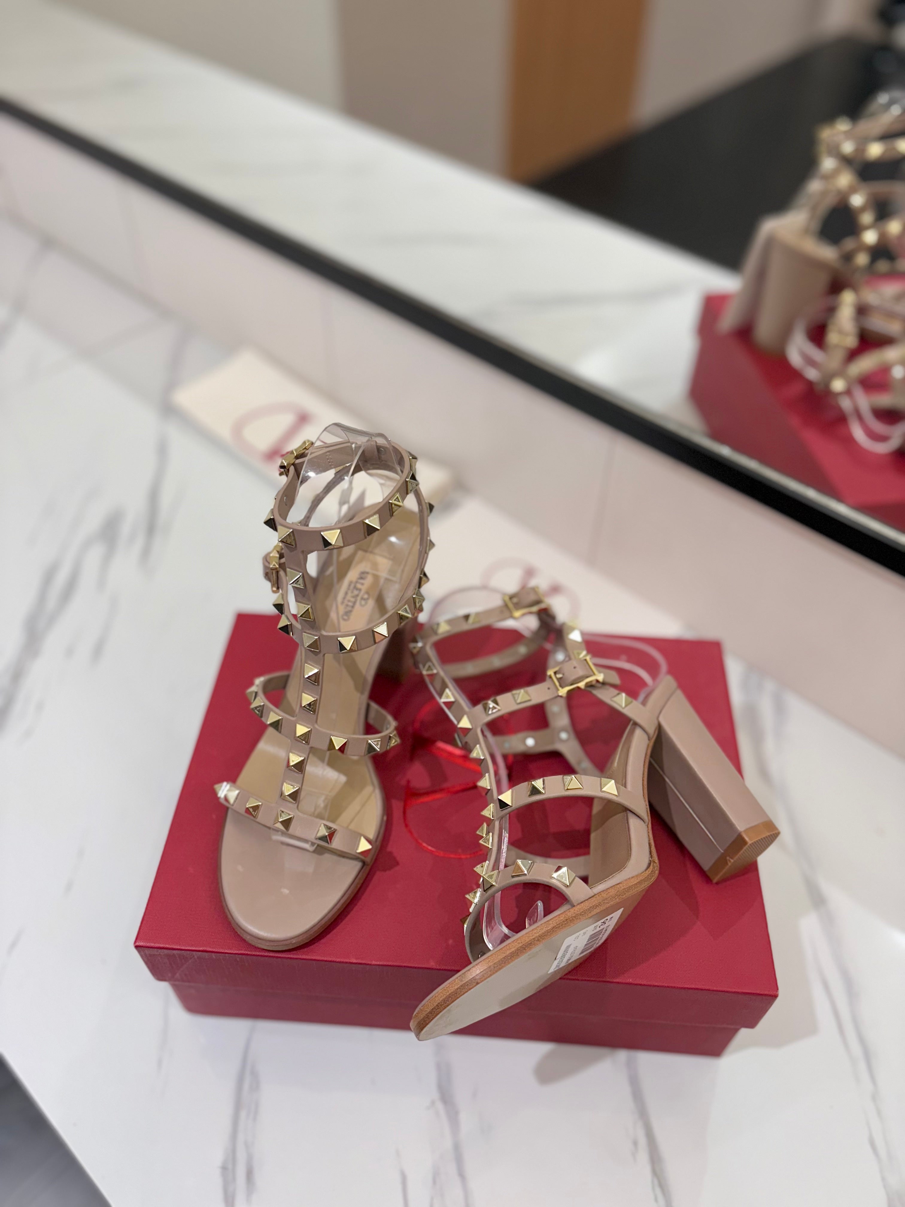 VALENTINO 26S STUDDED HIGH HEEL SANDALS 90 MM IN NUDE CALFSKIN