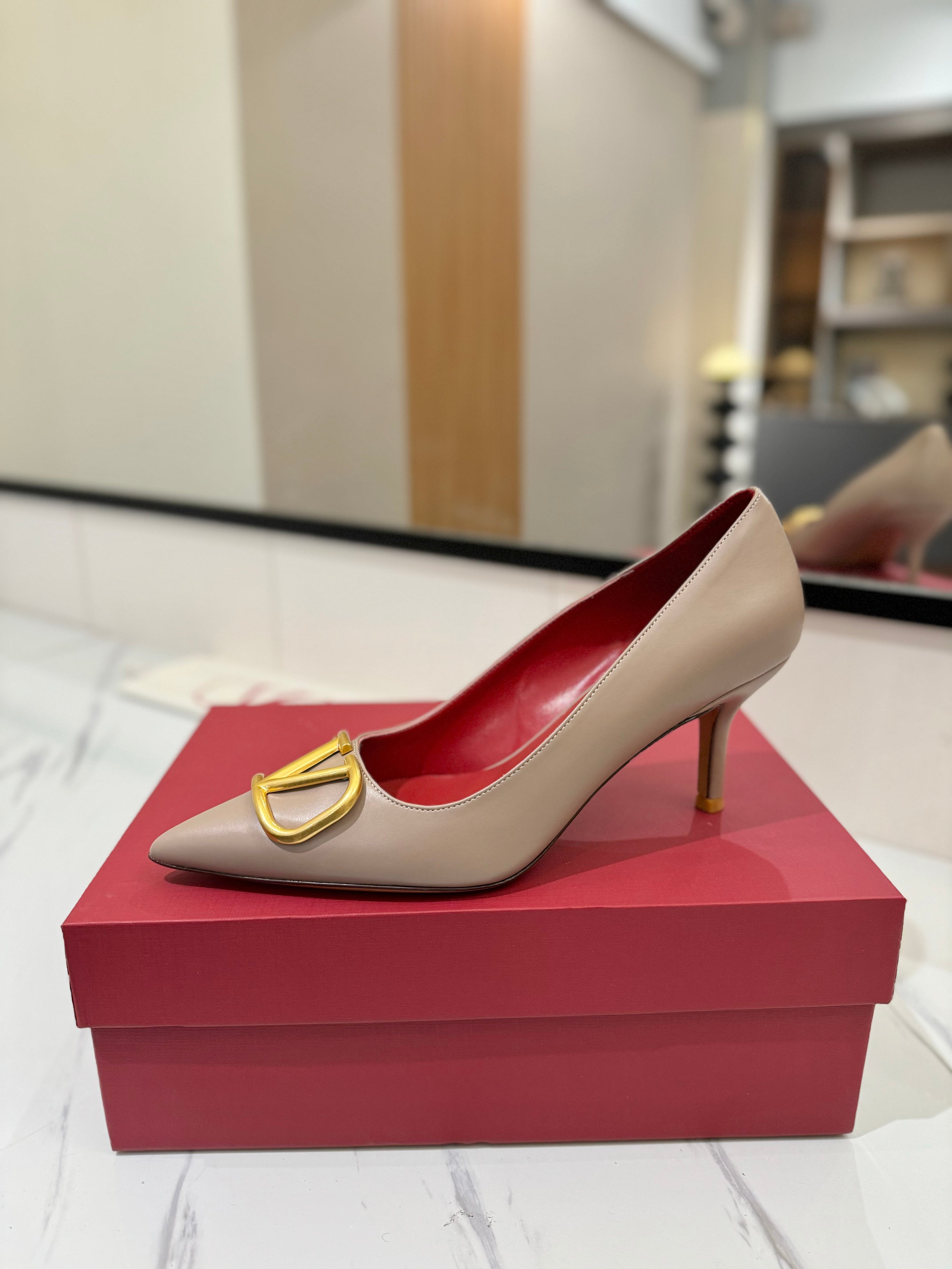 VALENTINO 26S HIGH HEELS 75 MM IN BEIGE SMOOTH CALFSKIN WITH GOLD HARDWARE