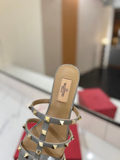 VALENTINO 26S SANDALS IN LIGHT GREY PATENT CALFSKIN WITH GOLD STUDS