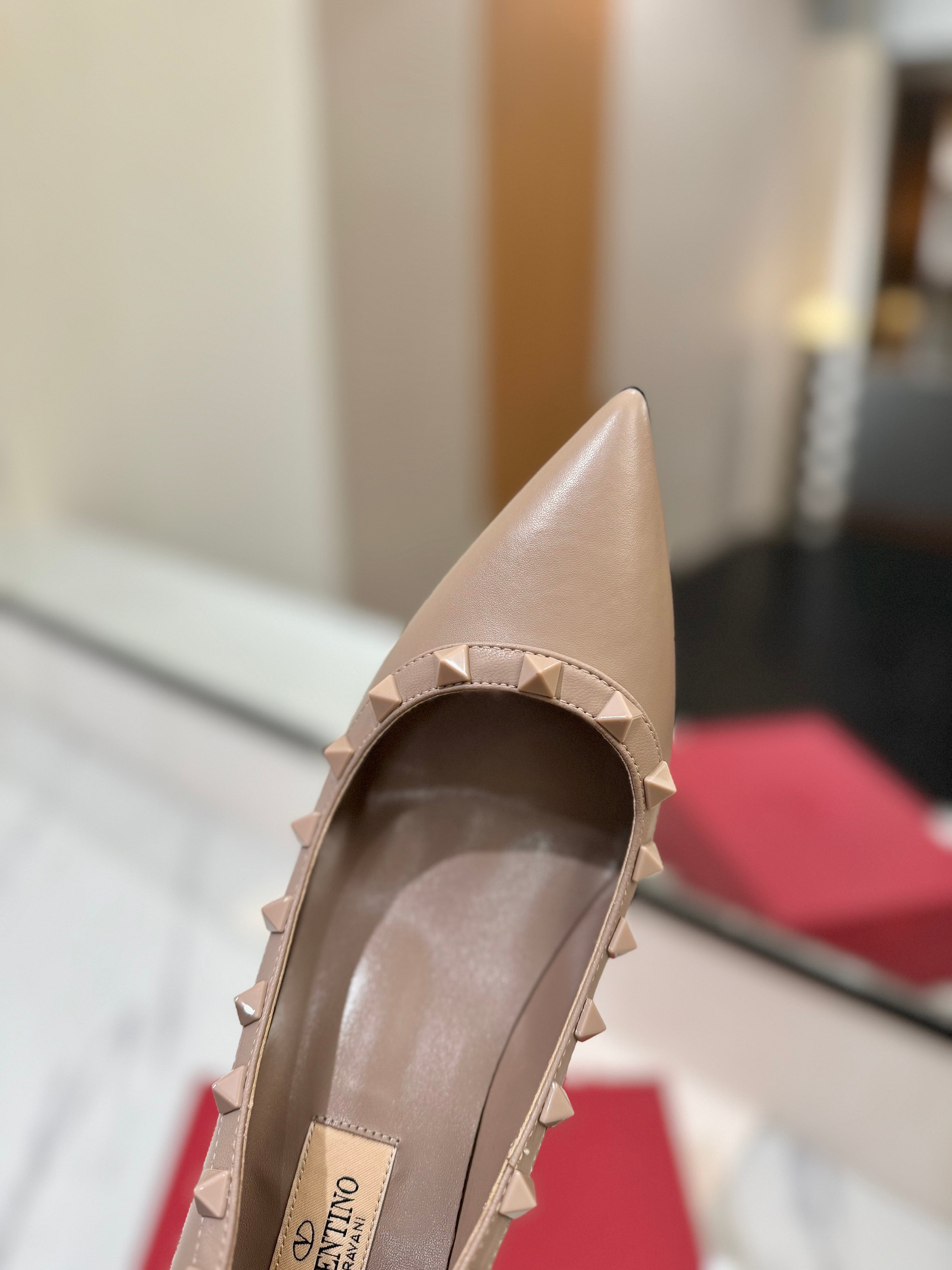VALENTINO 26S STUDDED HIGH HEELS 90 MM IN MATTE NUDE CALFSKIN