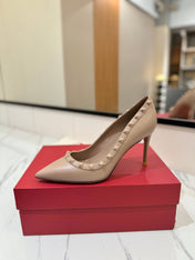 VALENTINO 26S STUDDED HIGH HEELS 90 MM IN MATTE NUDE CALFSKIN