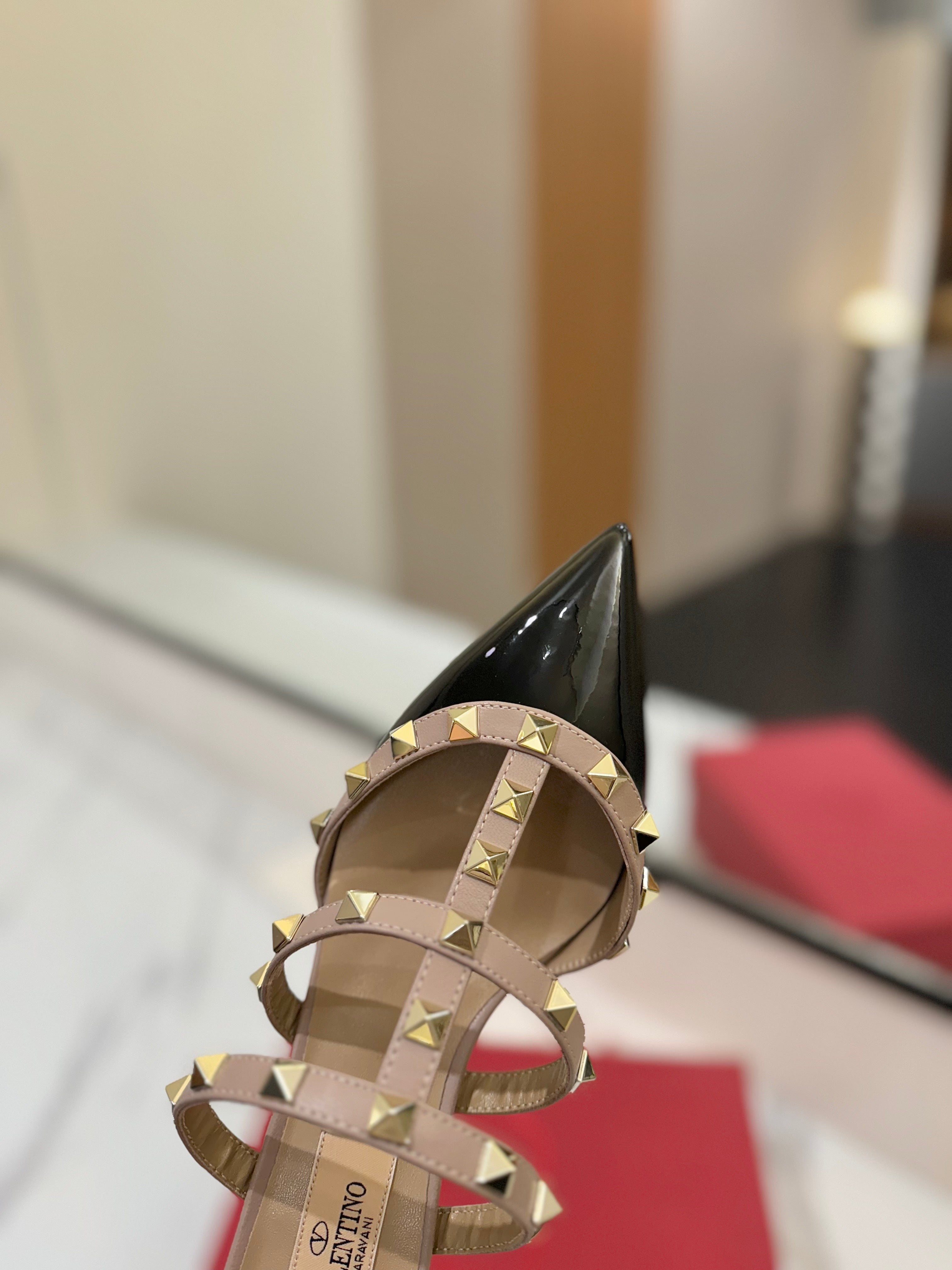 VALENTINO 26S STUDDED HEELED MULES 50 MM IN BLACK PATENT CALFSKIN