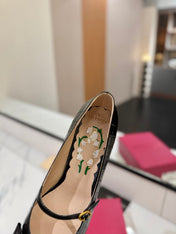 VLTN VLOGO SIGNATURE ROUND-TOE HEELS 25S IN BLACK LAMBSKIN SNAKE-EMBOSSED