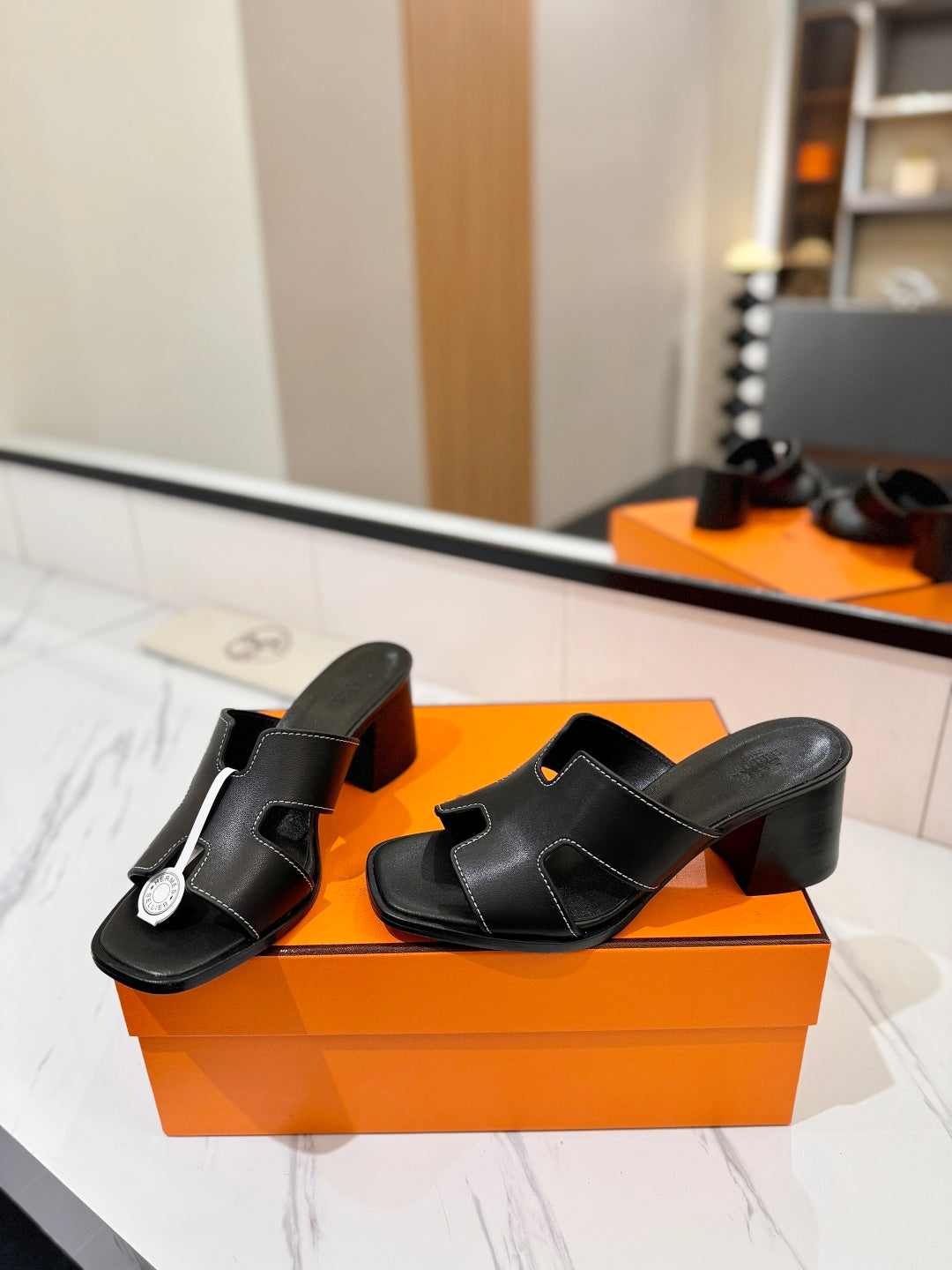 HM 26S HELIA SANDAL 70MM IN BLACK CALFSKIN