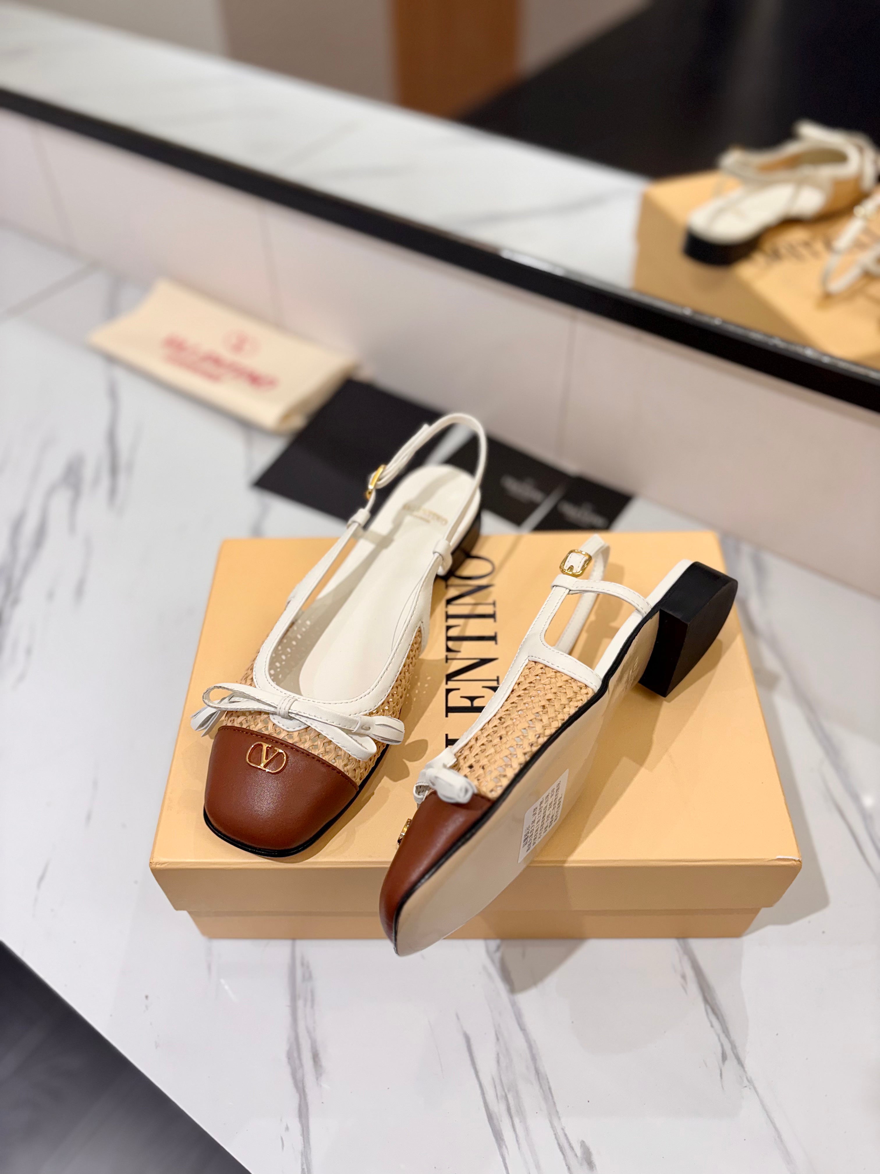 VALENTINO 26S SLINGBACK FLATS IN WHITE AND BROWN CALFSKIN