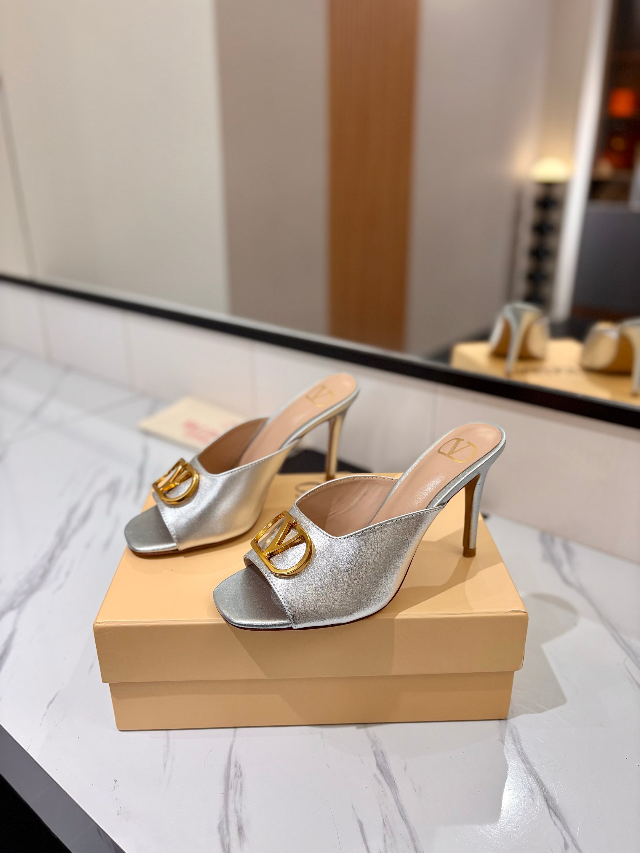 VALENTINO 26S HEEL SANDALS 100 MM IN METALLIC SILVER CALFSKIN WITH GOLD HARDWARE