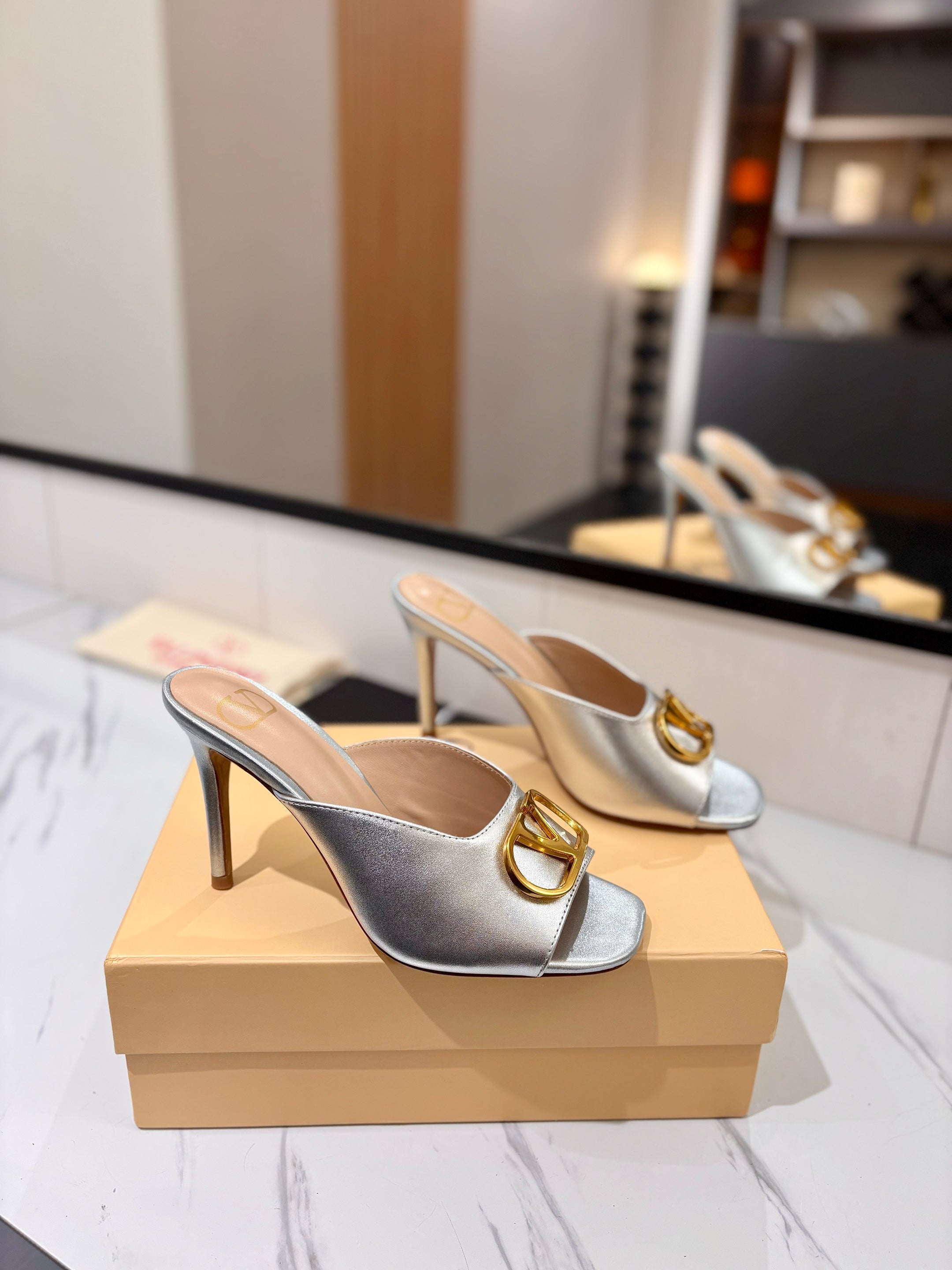 VALENTINO 26S HEEL SANDALS 100 MM IN METALLIC SILVER CALFSKIN WITH GOLD HARDWARE