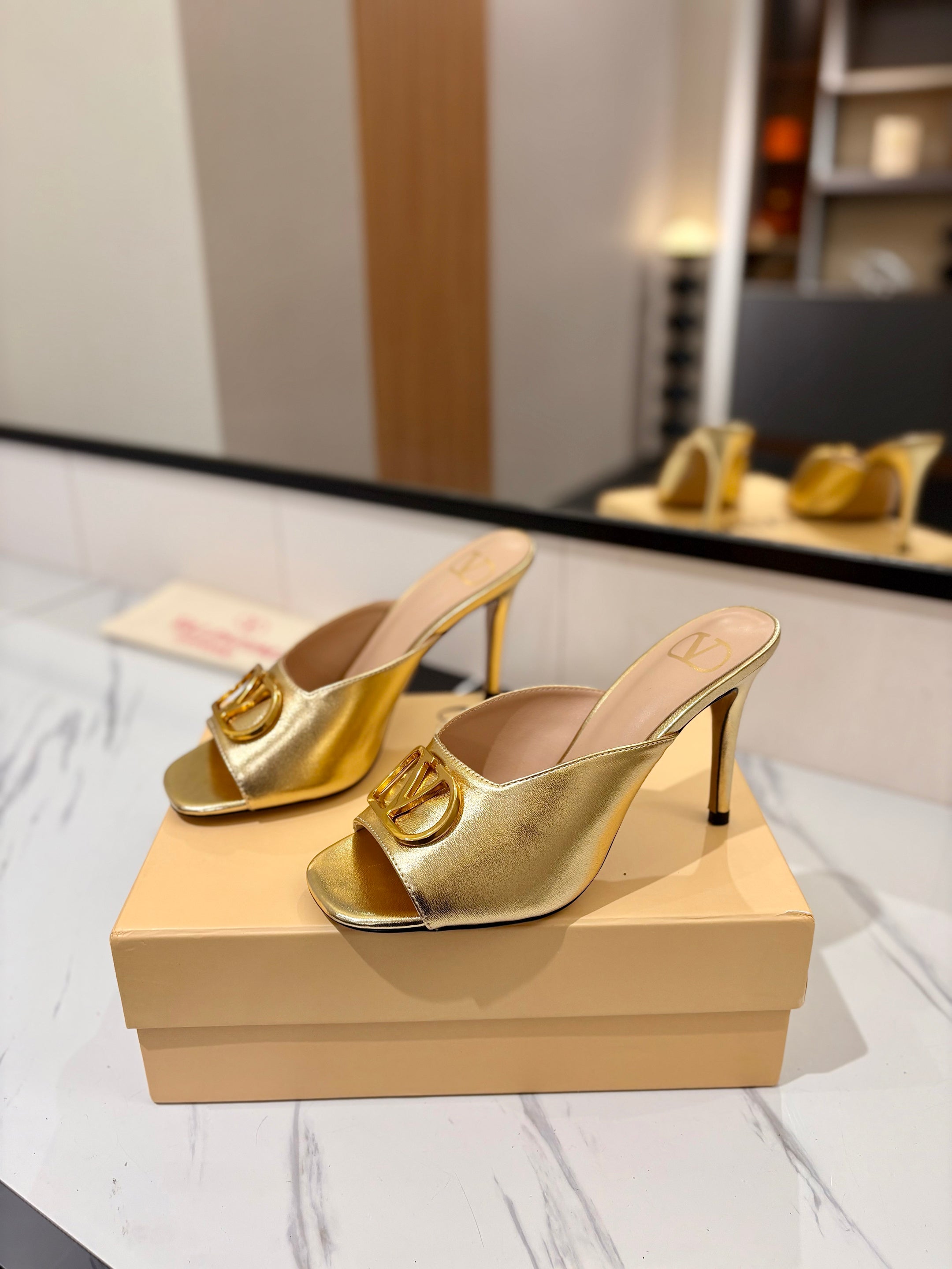 VALENTINO 26S HEEL SANDALS 100 MM IN METALLIC GOLD CALFSKIN WITH GOLD HARDWARE