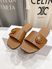 LOEWE 26S PEBBLE SLIDE IN CAMEL BROWN CALFSKIN GOLD HARDWARE