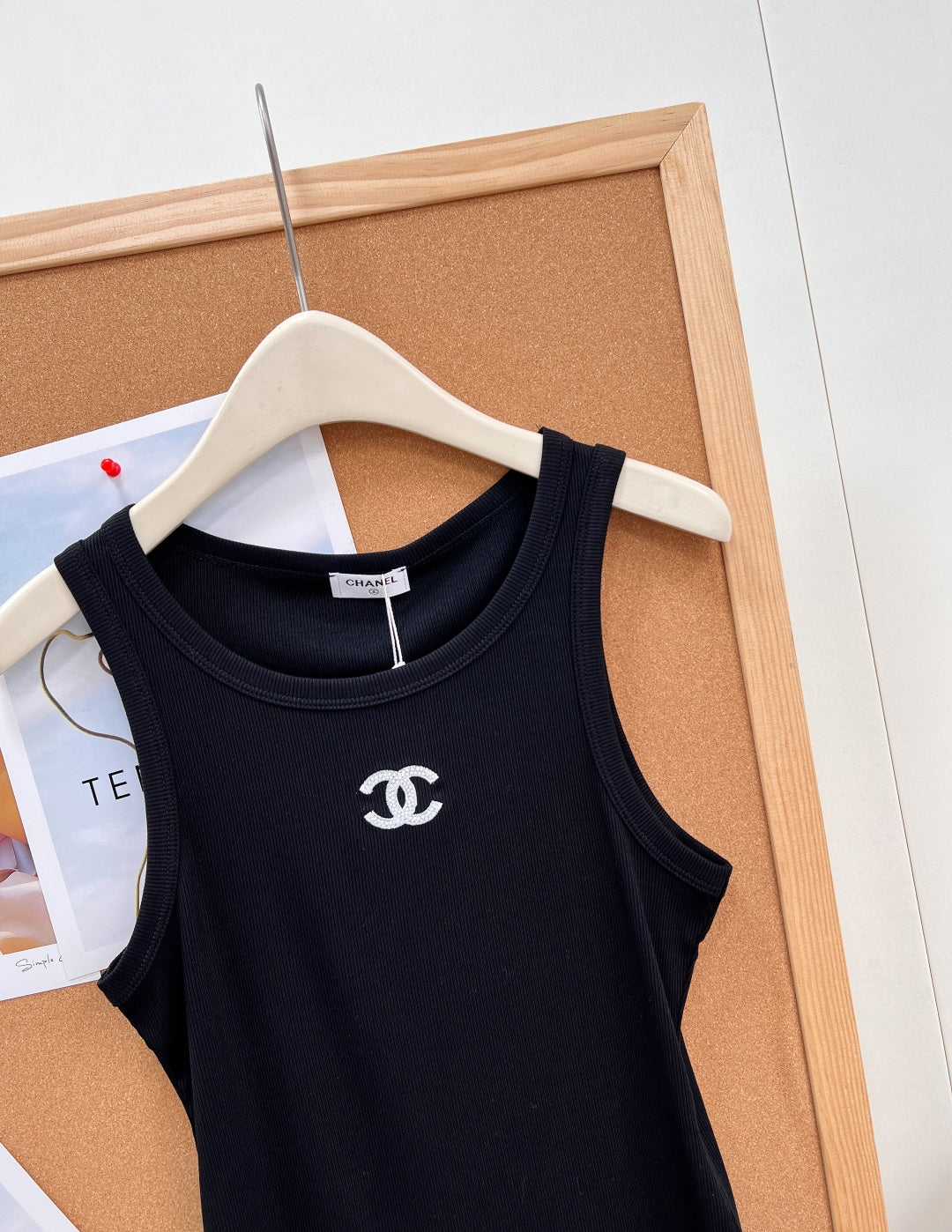 CHANEL 26S SLEEVELESS T-SHIRT 1407