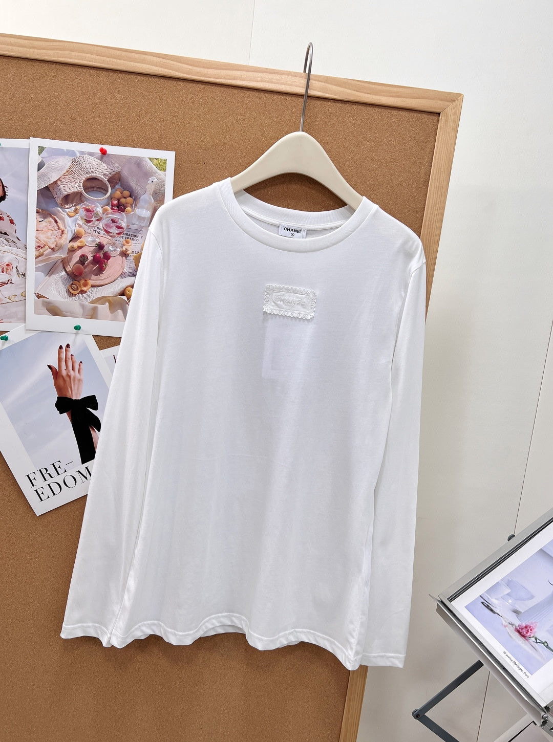 CHANEL 26S LONG SLEEVE CREW NECK T-SHIRT 1626