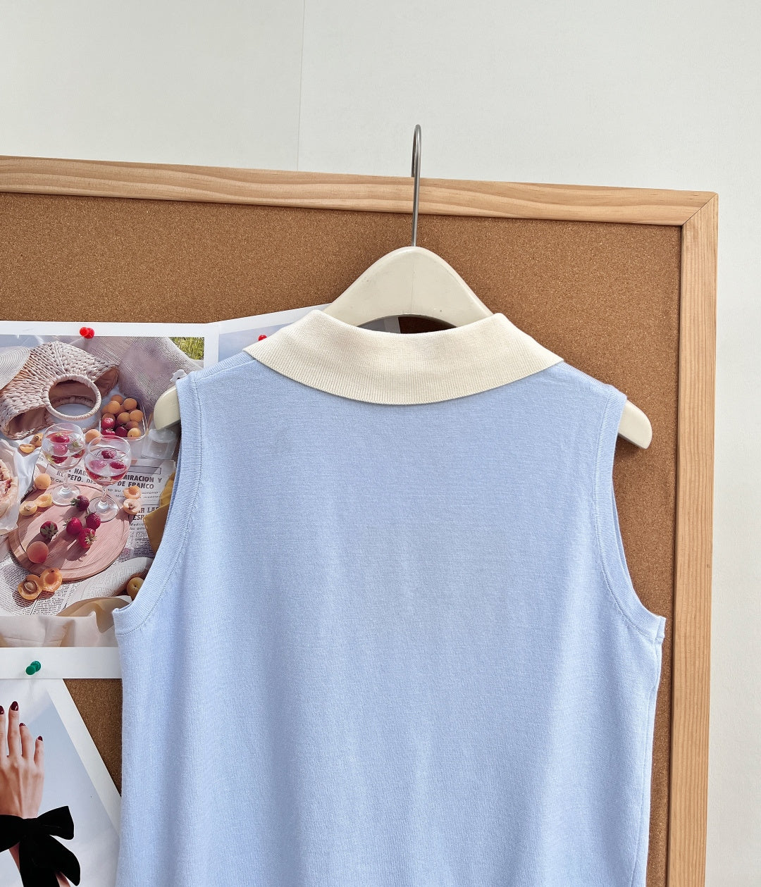MIUMIU 26S SLEEVELESS KNIT POLO TOP 1375