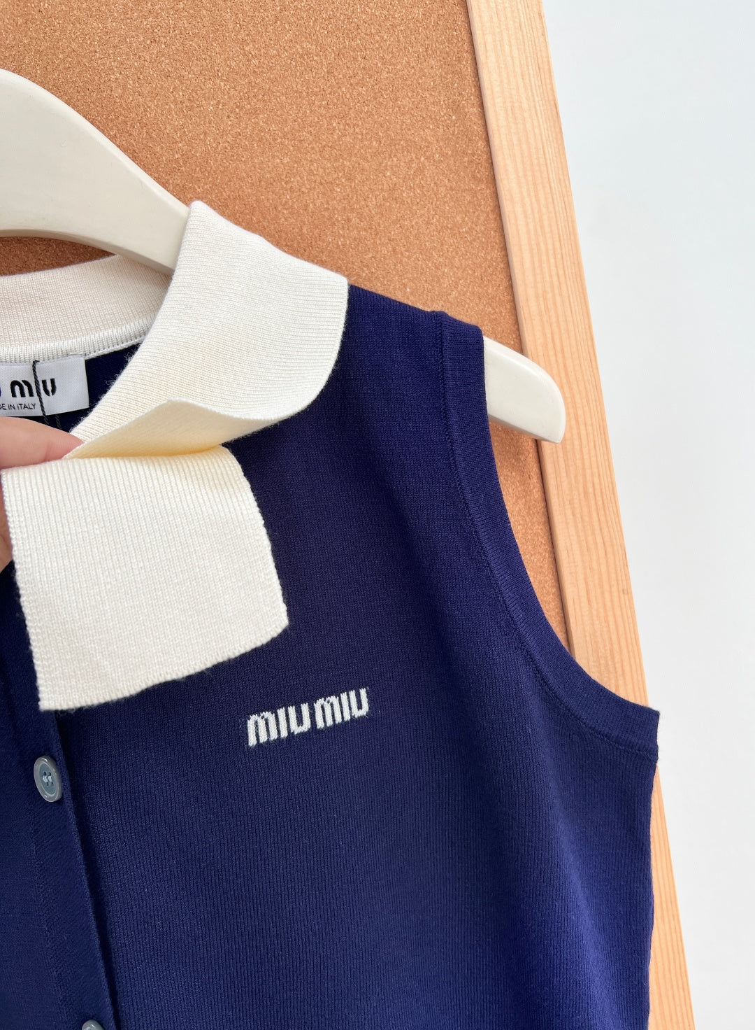 MIUMIU 26S SLEEVELESS KNIT POLO TOP 1374