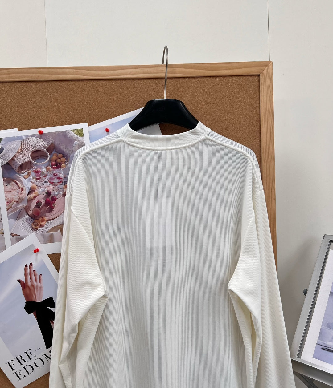 CELINE 26S LONG-SLEEVE T-SHIRT 585