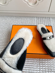 HM 25S CATENA MULE IN BEIGE SHEARLING AND BLACK LAMBSKIN WITH SILVER HARDWARE