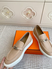 HM 25S SLIP-ON IN BEIGE LAMBSKIN WITH SILVER HARDWARE