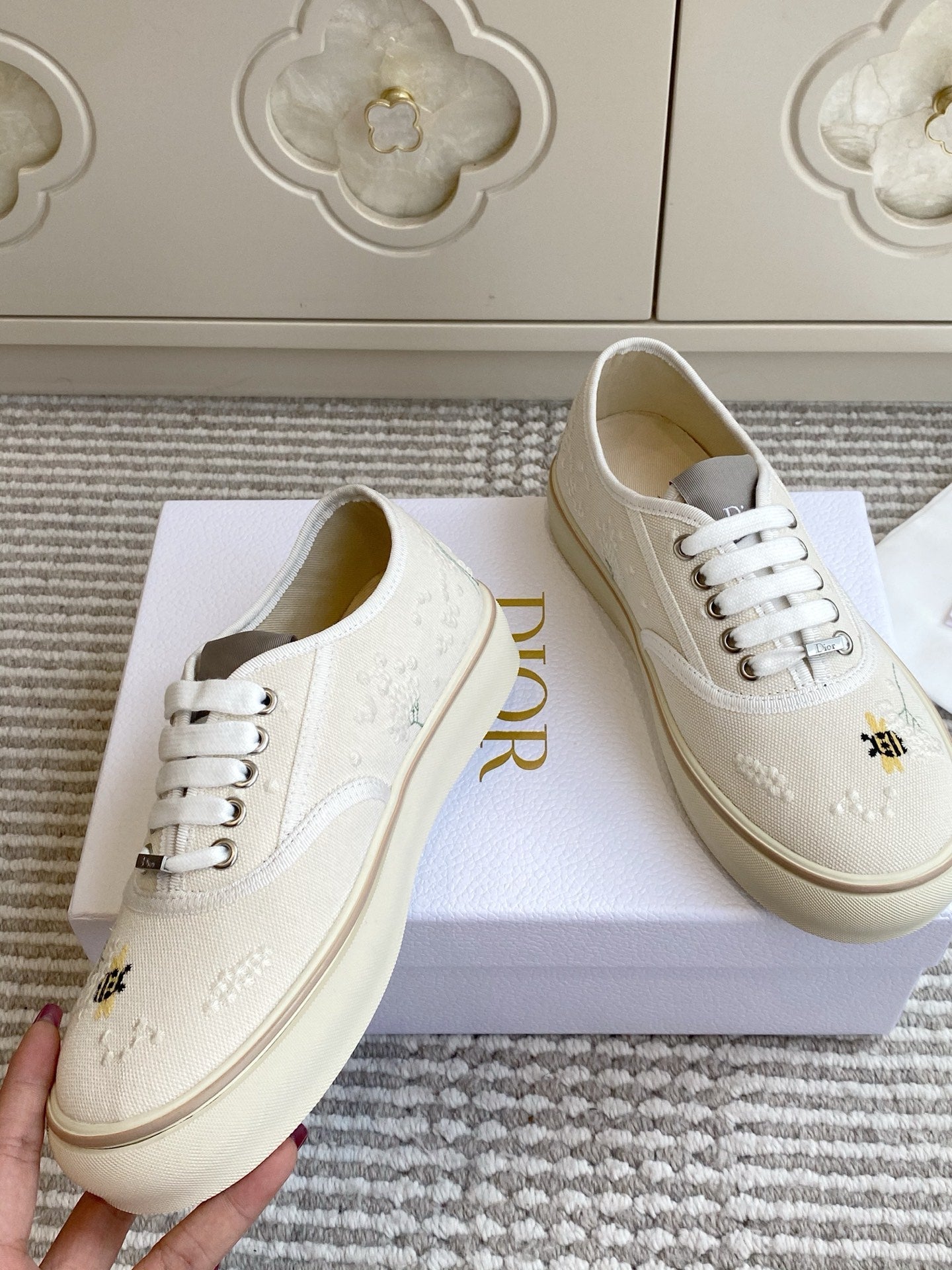 DIOR 26S LOW TOP SNEAKERS IN BEIGE CANVAS