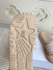 DIOR 26S DWAY SLIDES IN BEIGE RUBBER SOLE