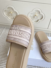 DIOR 26S DWAY SLIDES IN BEIGE RUBBER SOLE