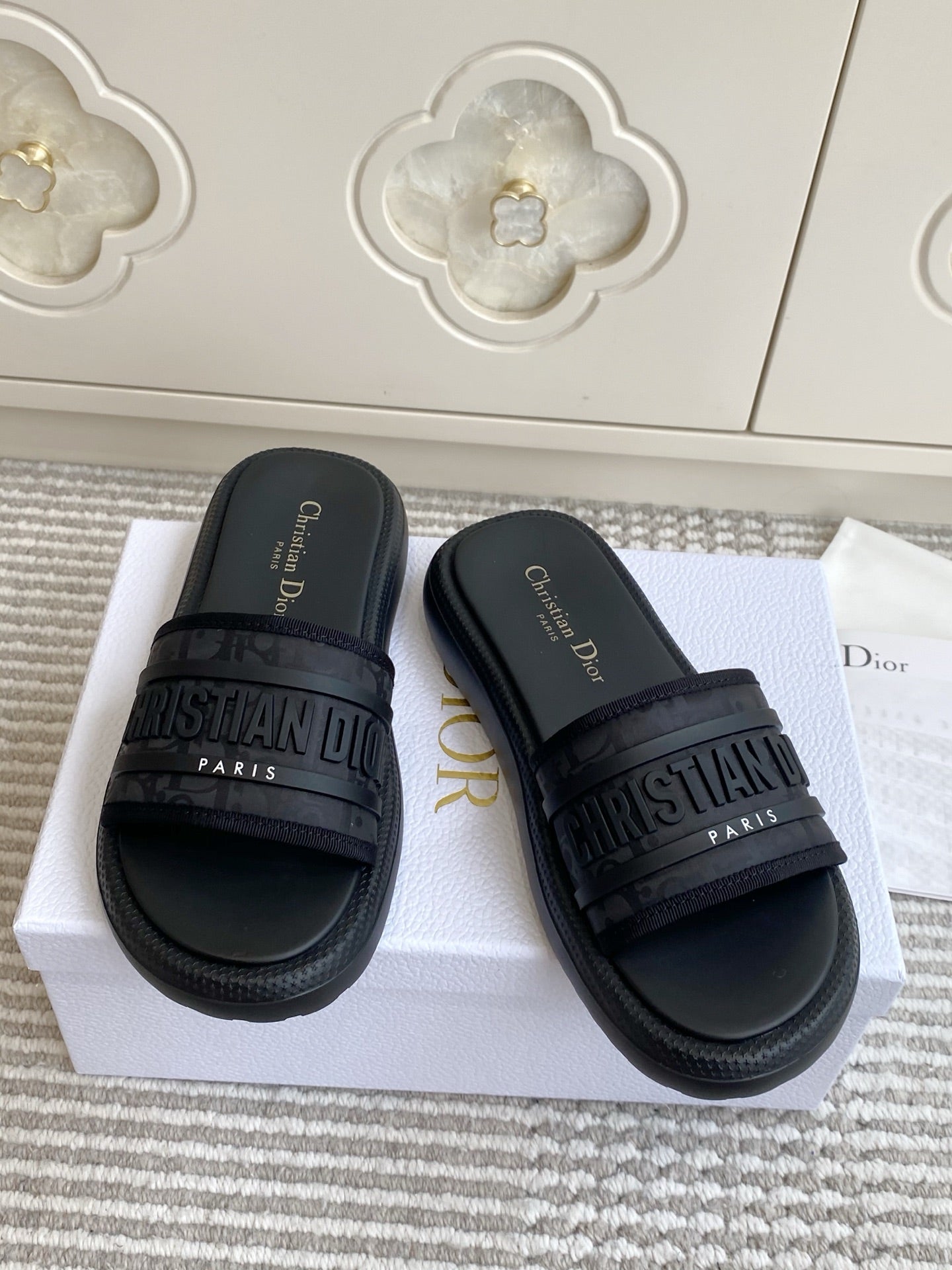 DIOR 26S DWAY SLIDES IN BLACK RUBBER SOLE