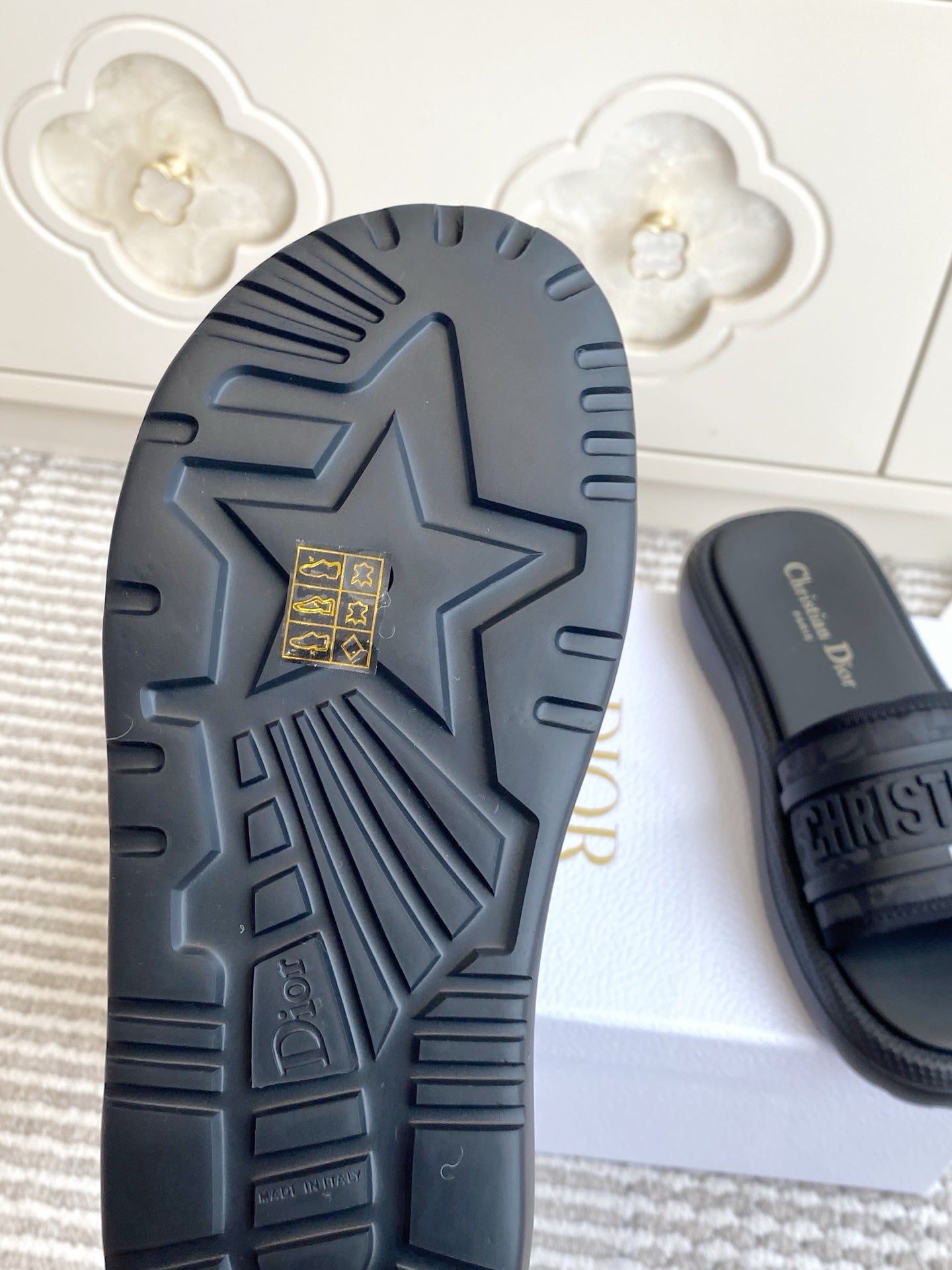 DIOR 26S DWAY SLIDES IN BLACK RUBBER SOLE