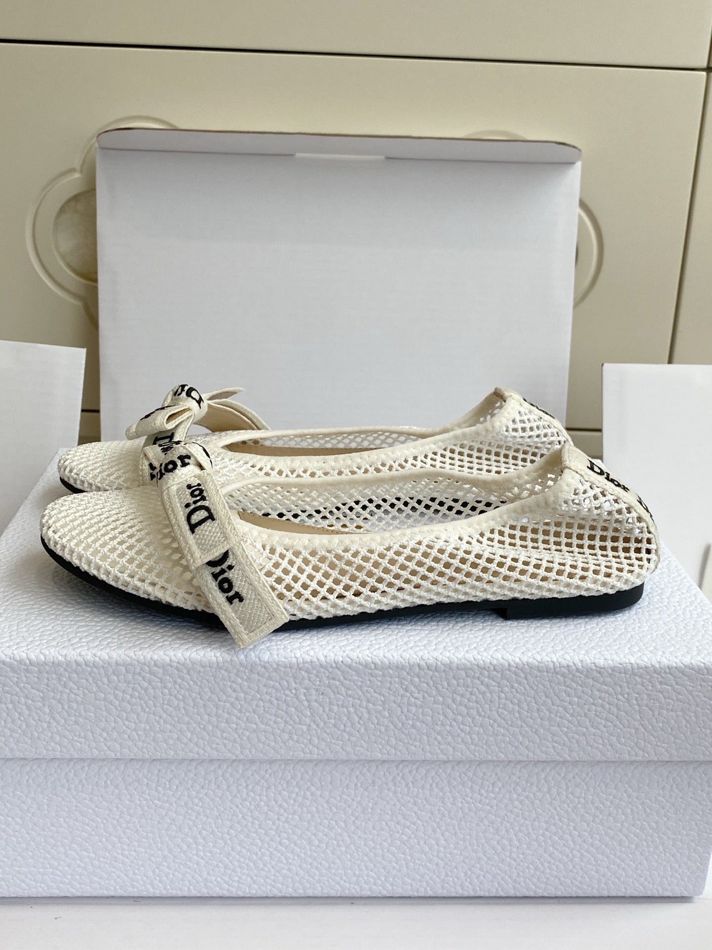 DIOR 26S BALLET FLATS IN IVORY WHITE MESH WITH J'ADIOR BOW
