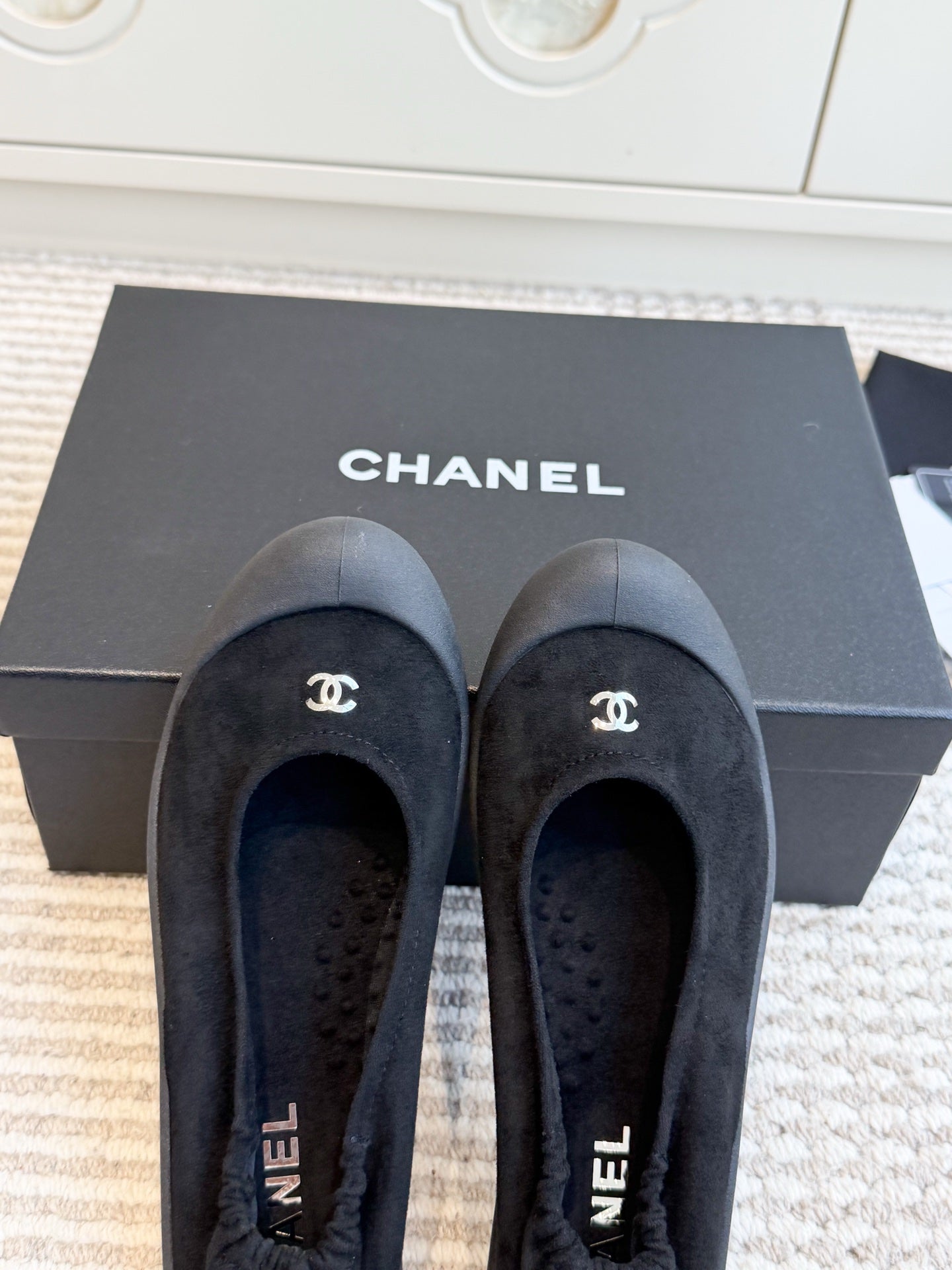 CHANEL 26S BALLET FLATS IN BLACK SUEDE AND LAMBSKIN